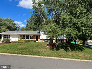 902 W POPLAR ROAD