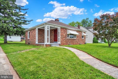 103 S 6TH STREET MOUNT WOLF PA 17347