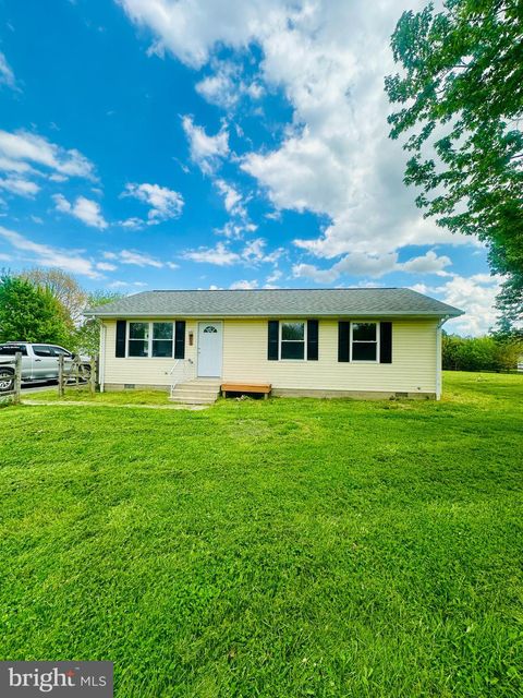 105 DOWNES DRIVE HARTLY DE 19953