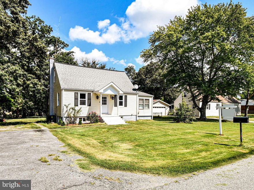 Excellent opportunity to own a Beautiful Home! Remodeled in 2019 from top to bottom. Fully Finished Basement.  Replaced in 2019: Windows, Carpet, Hard Wood Floor,  Appliances, and much more. This property has a big back yard and potential for very spacious driveway. Please call showing service to be able to view this beautiful Home.