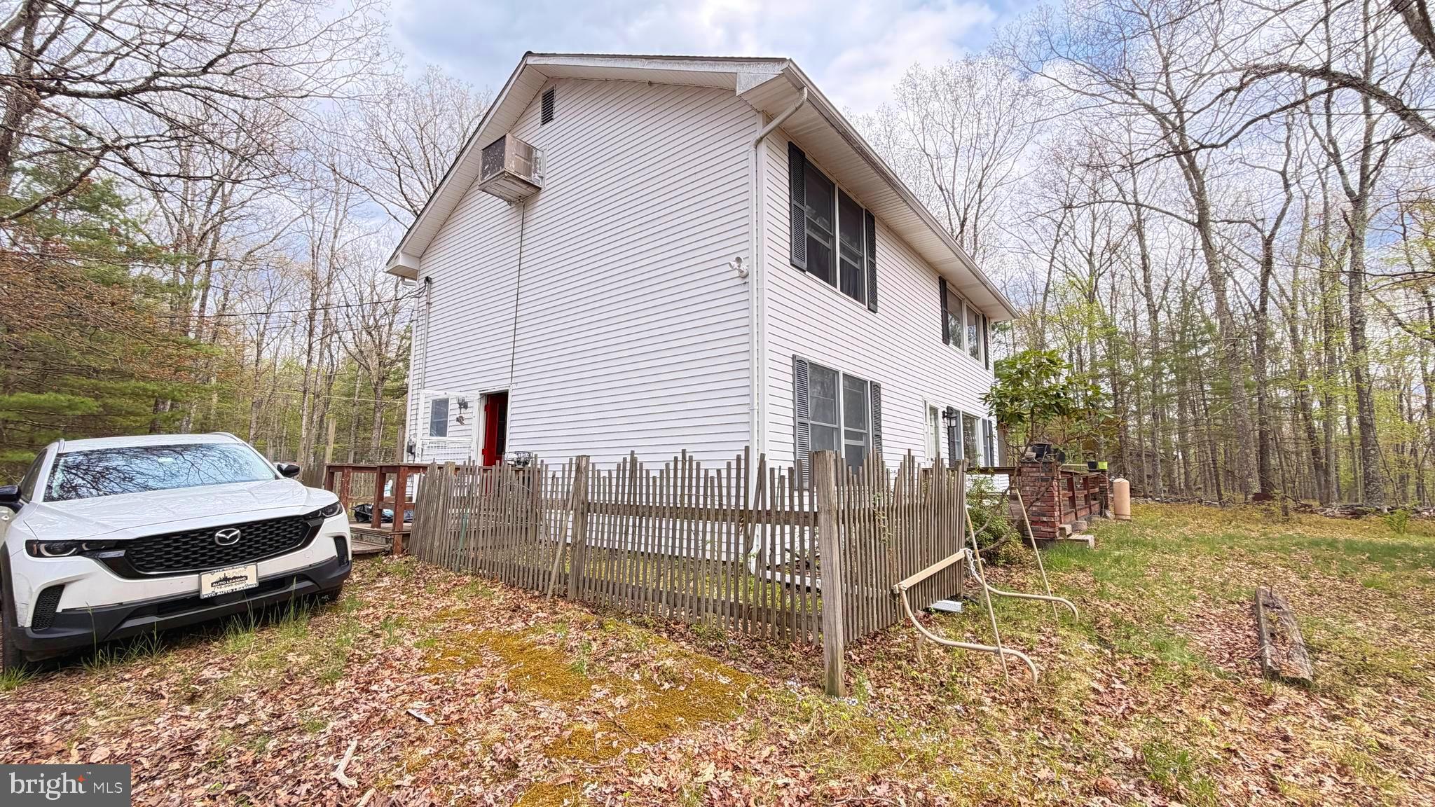 121 LEDGEWOOD DR