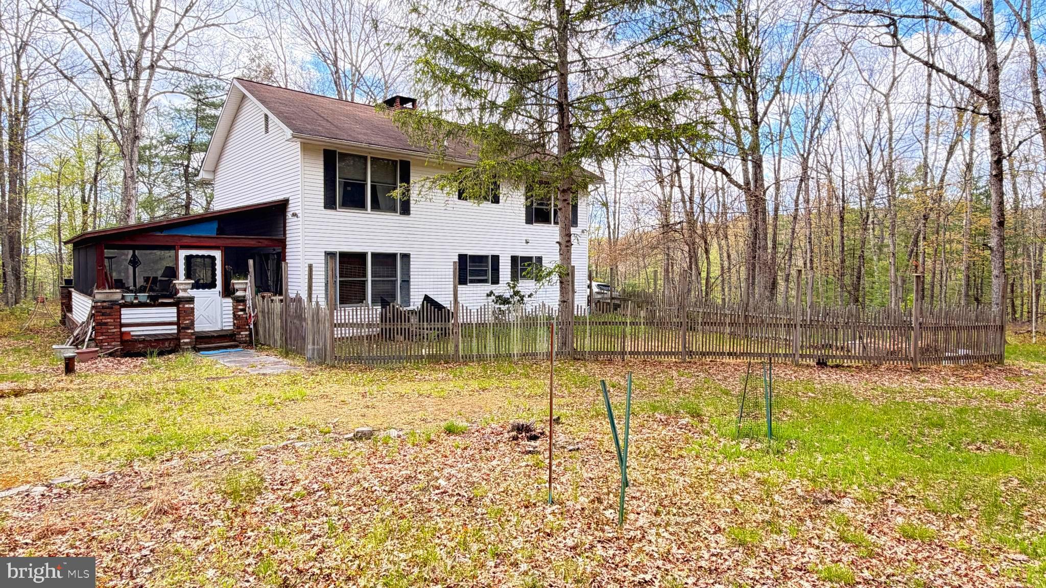 121 LEDGEWOOD DR