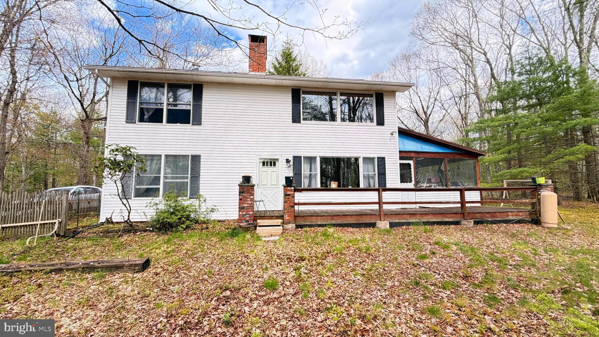 121 LEDGEWOOD DR