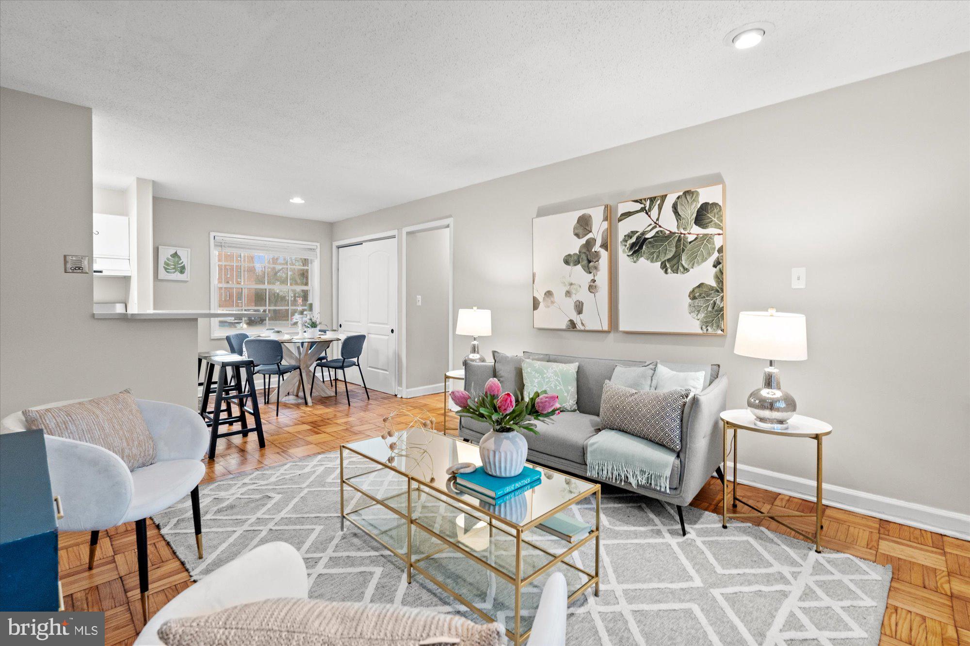 1622 W ABINGDON DRIVE 102