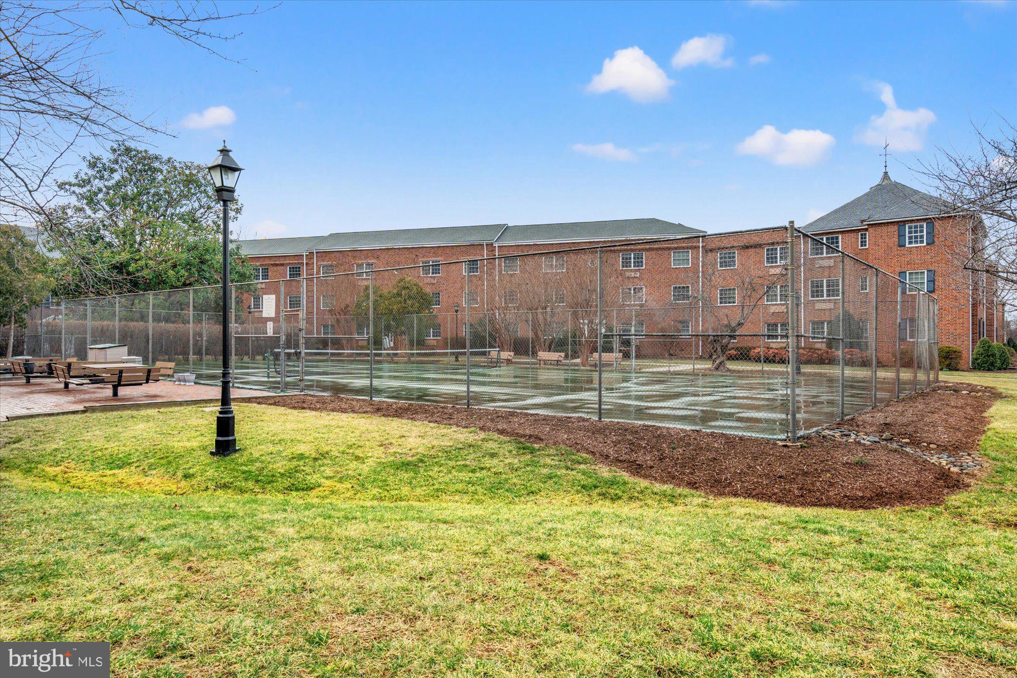 POTOWMACK CROSSING - Residential