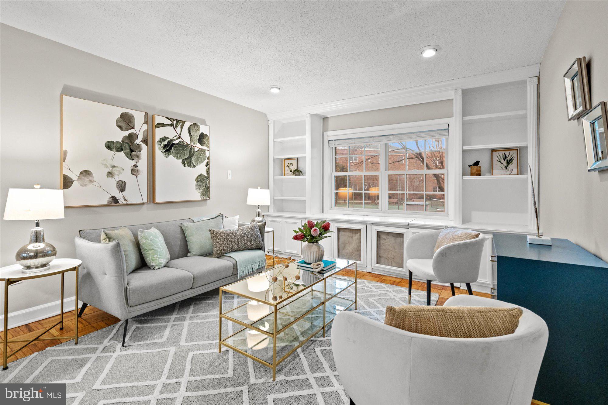 1622 W ABINGDON DRIVE 102
