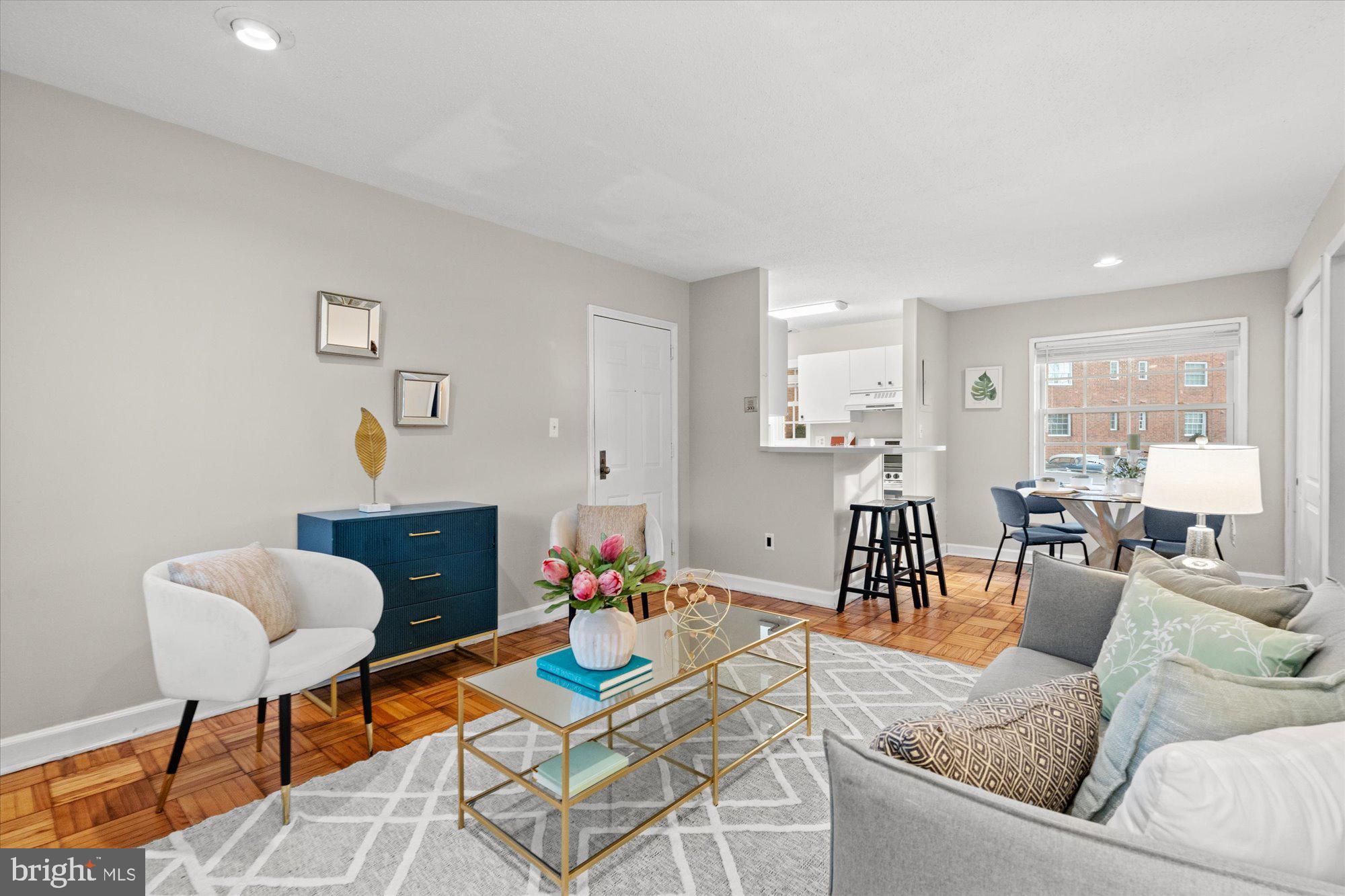 1622 W ABINGDON DRIVE 102