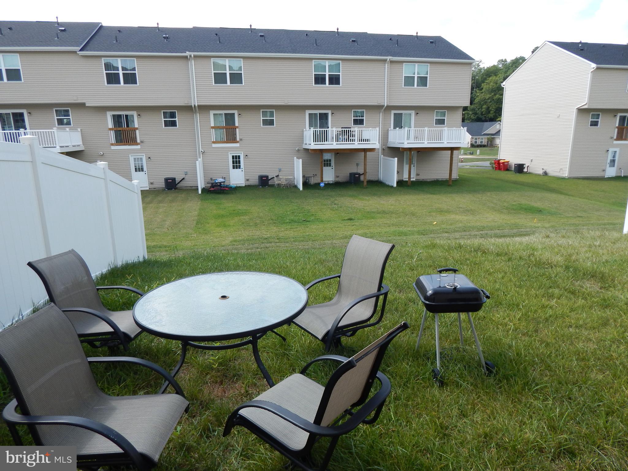 THE LAKES AT MARTINSBURG - Residential Lease