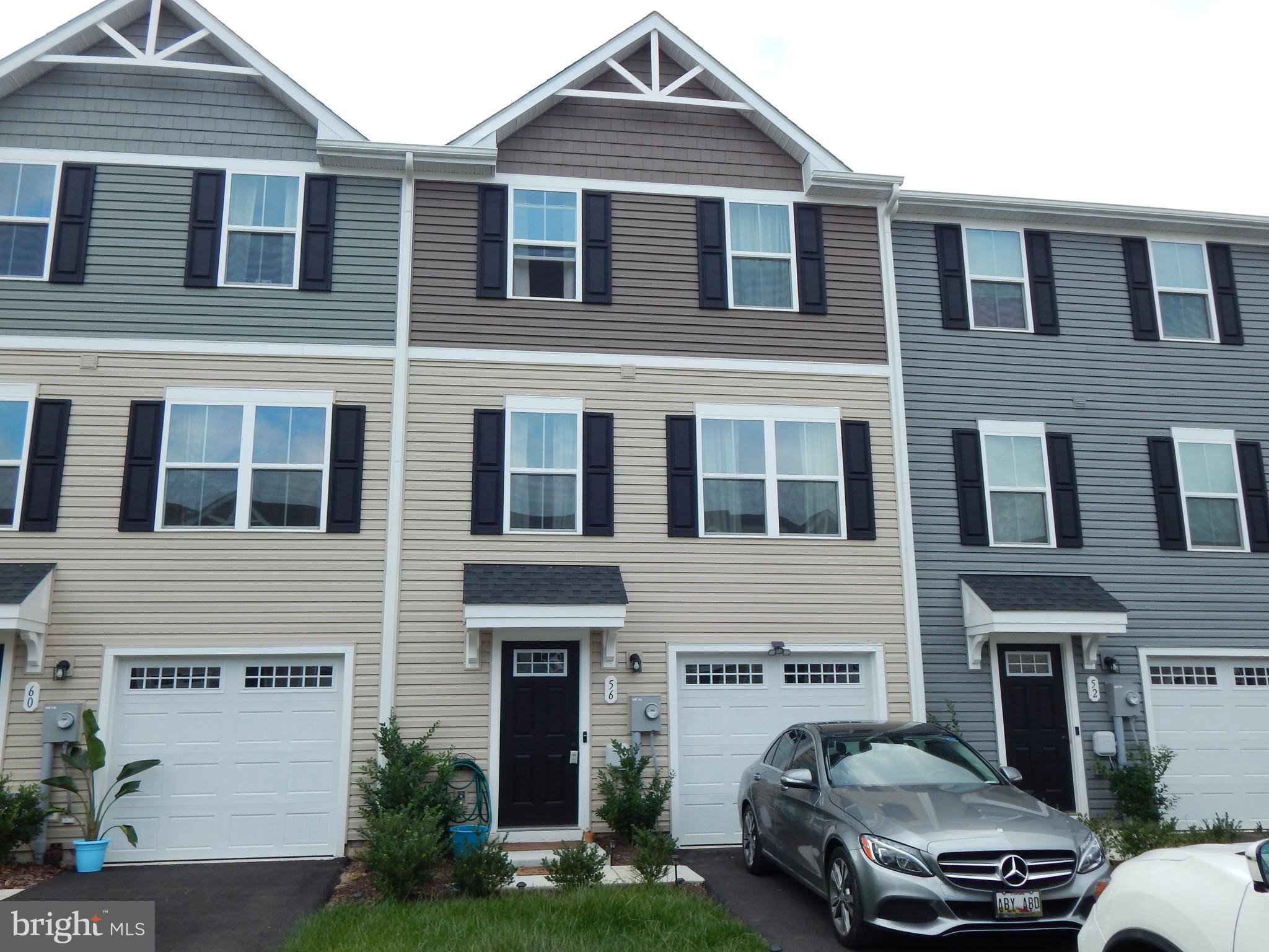 THE LAKES AT MARTINSBURG - Residential Lease