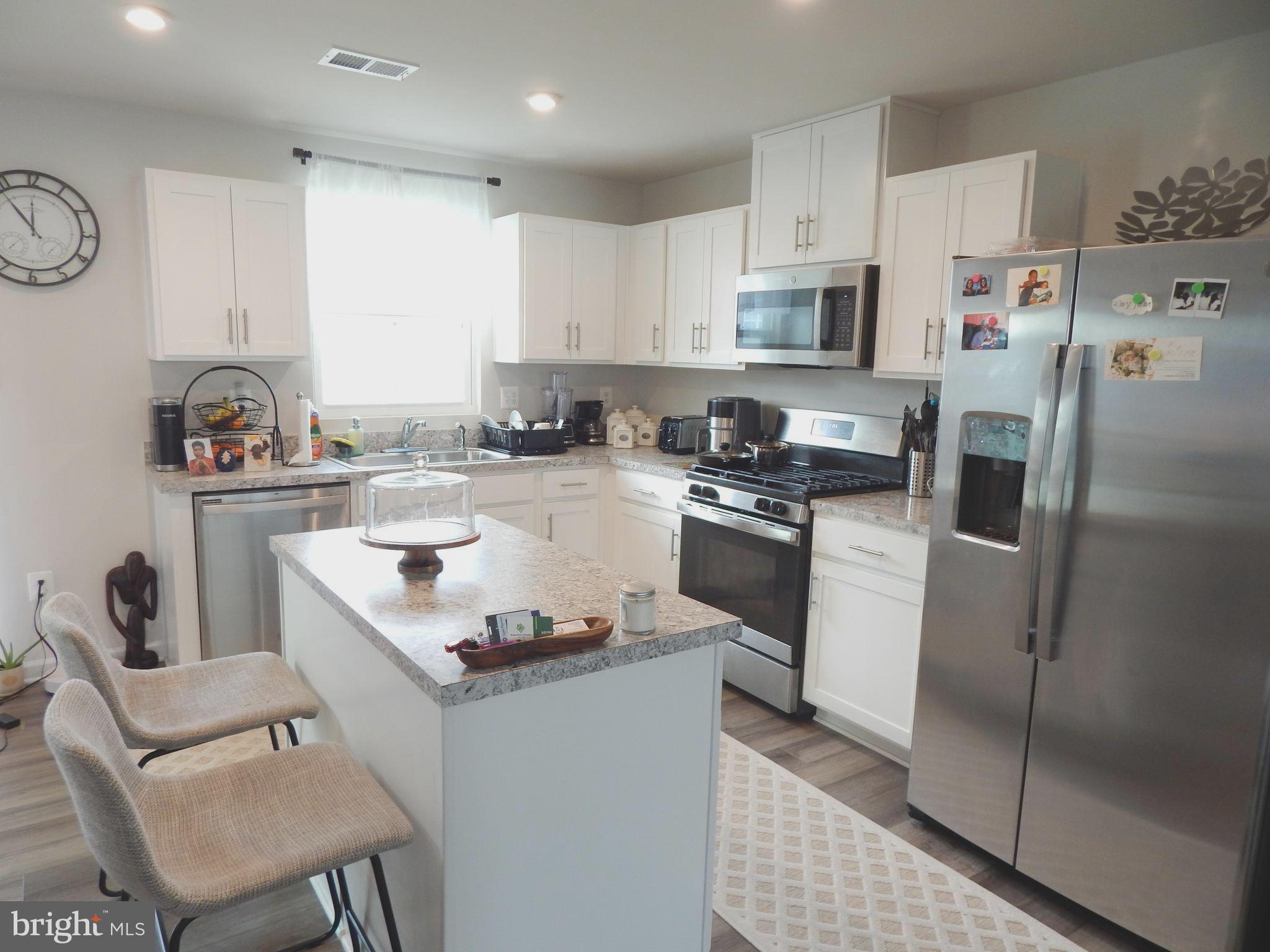 THE LAKES AT MARTINSBURG - Residential Lease