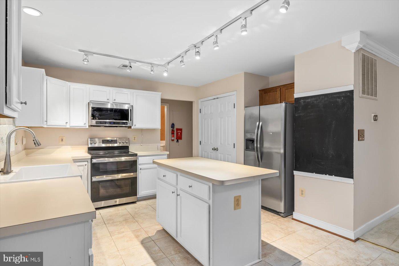 SUMMERWOOD - Residential