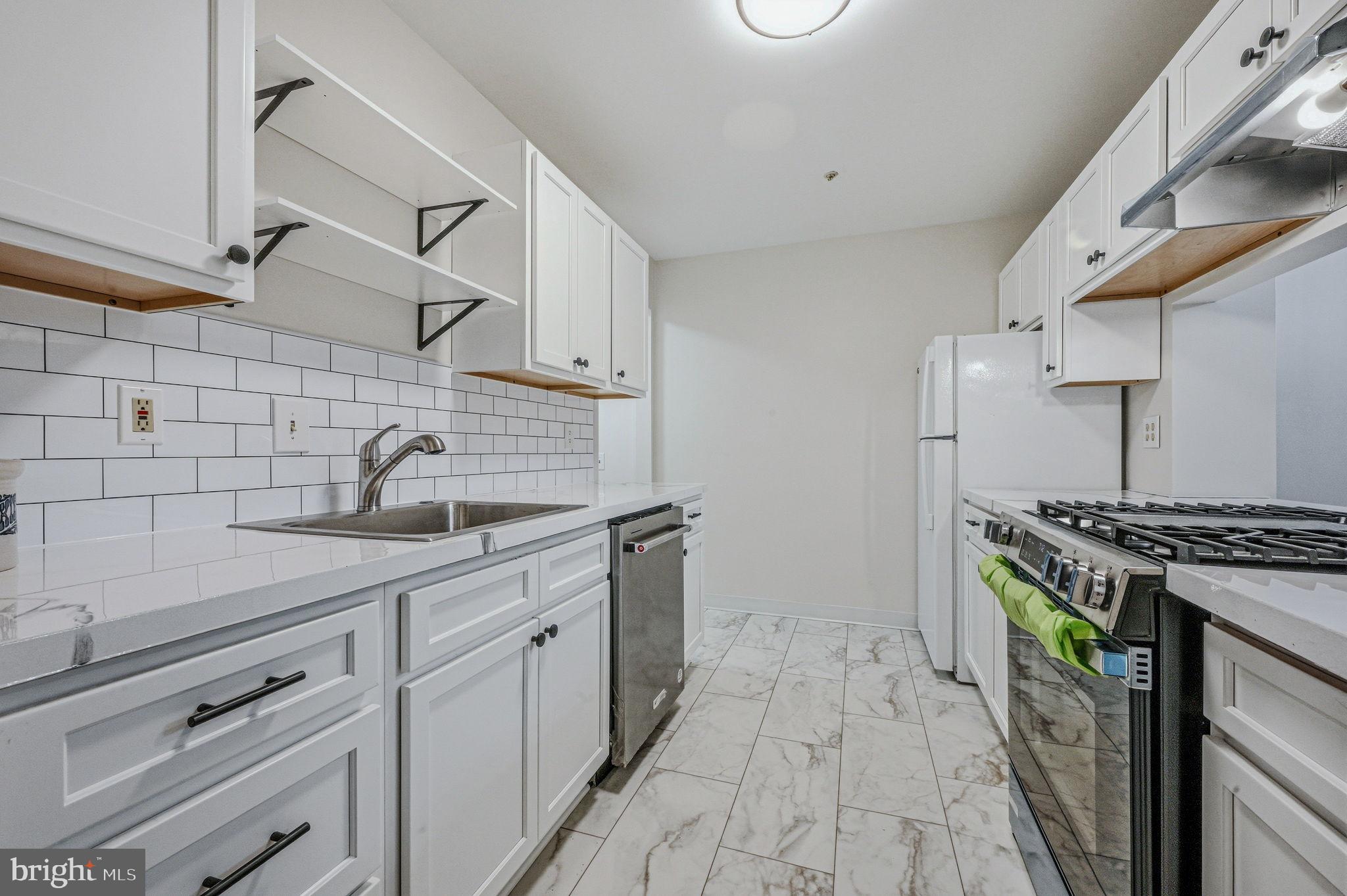 WATERS EDGE - Residential