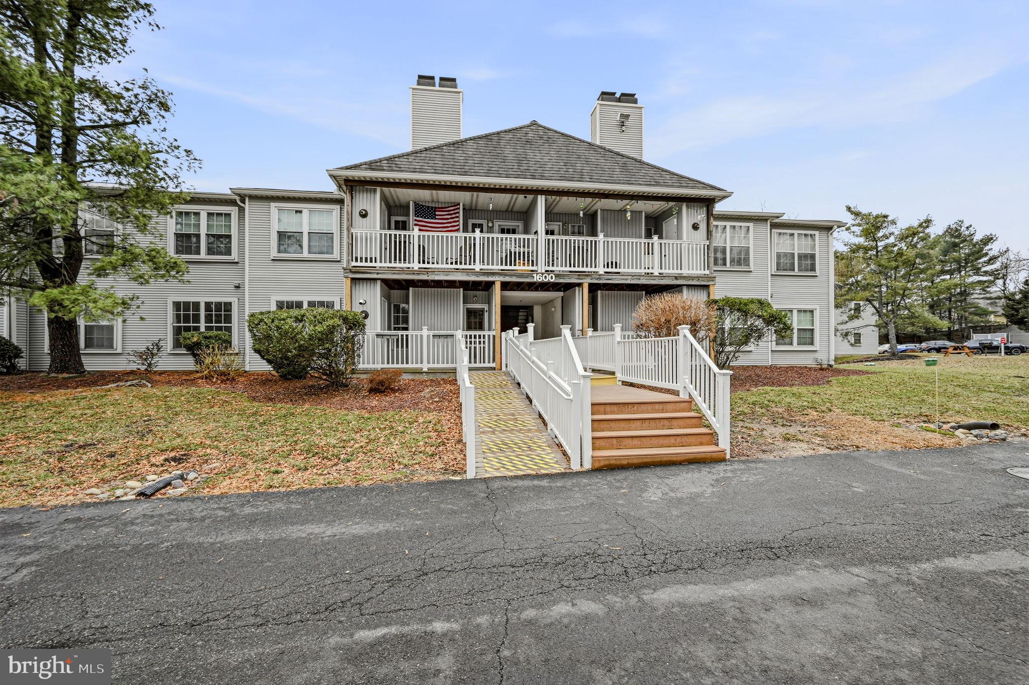 WATERS EDGE - Residential