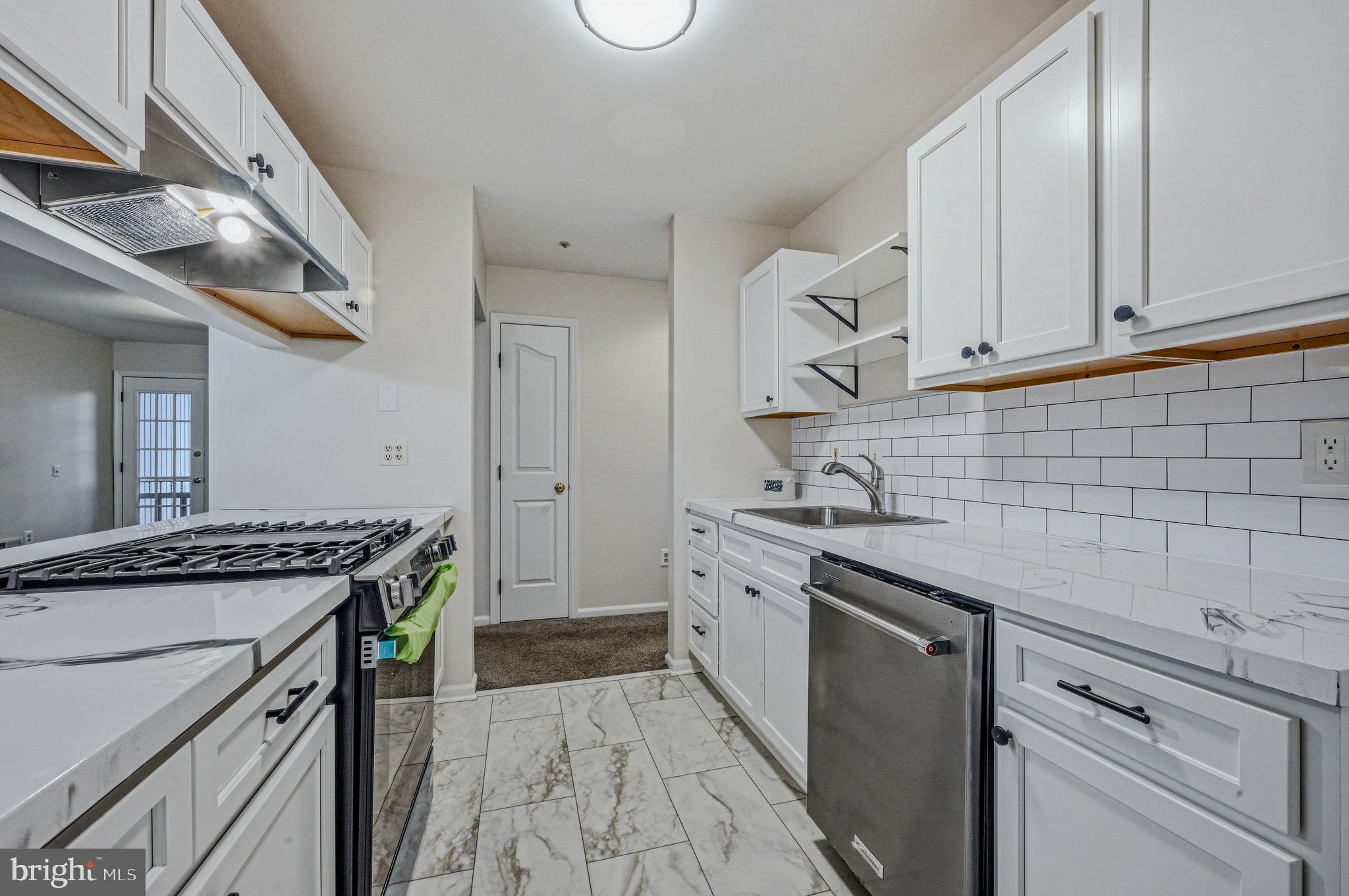 WATERS EDGE - Residential