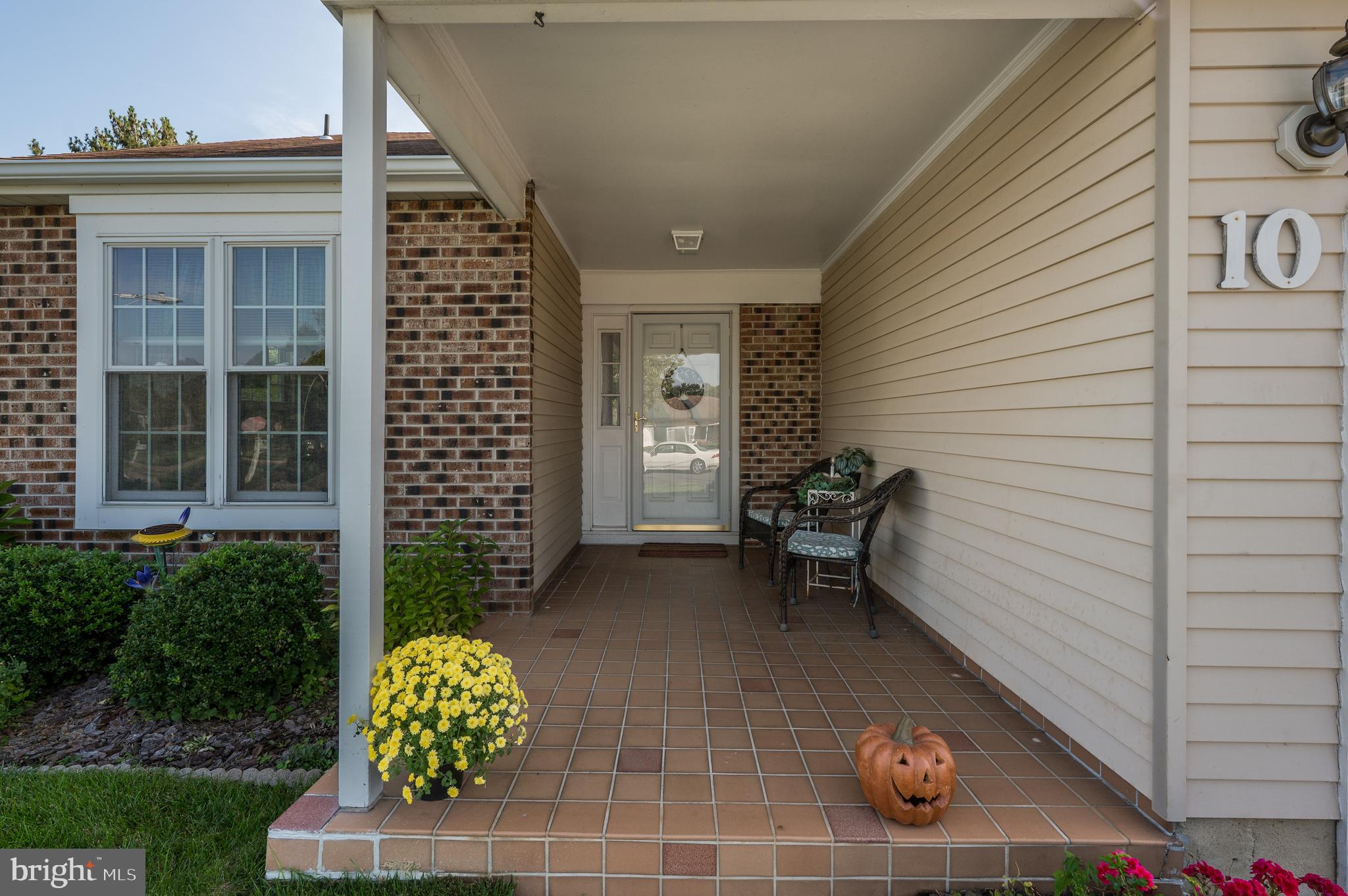 10 GRETNA COURT