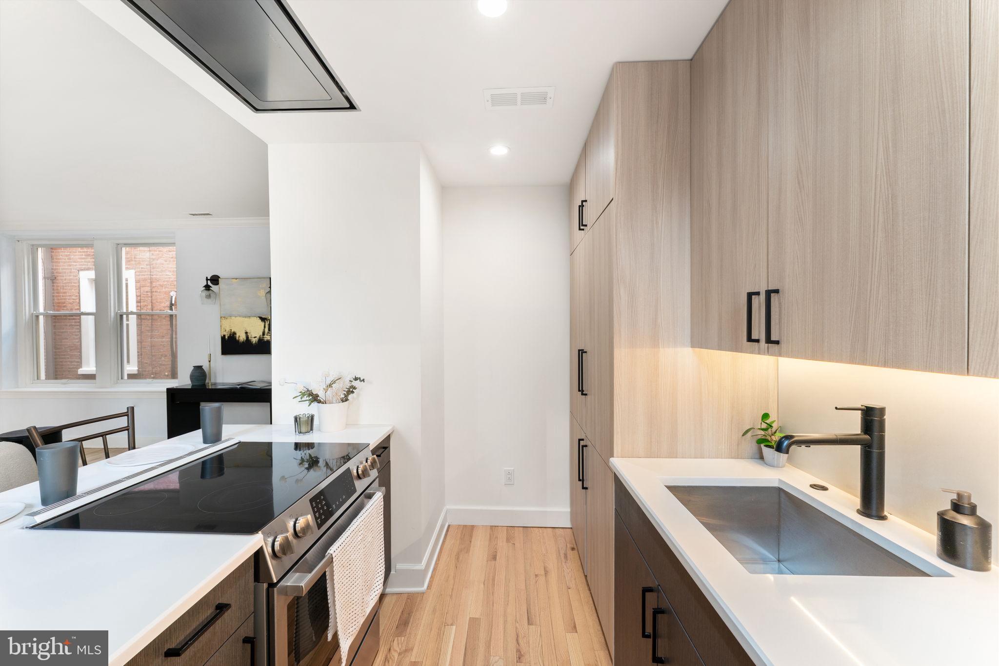 242 S 13TH STREET E