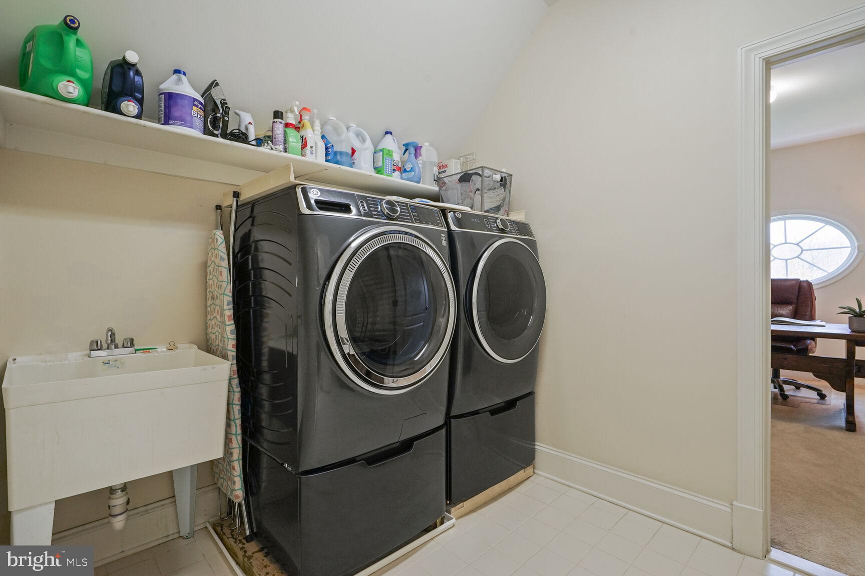 NIRVANA PALACE - Residential