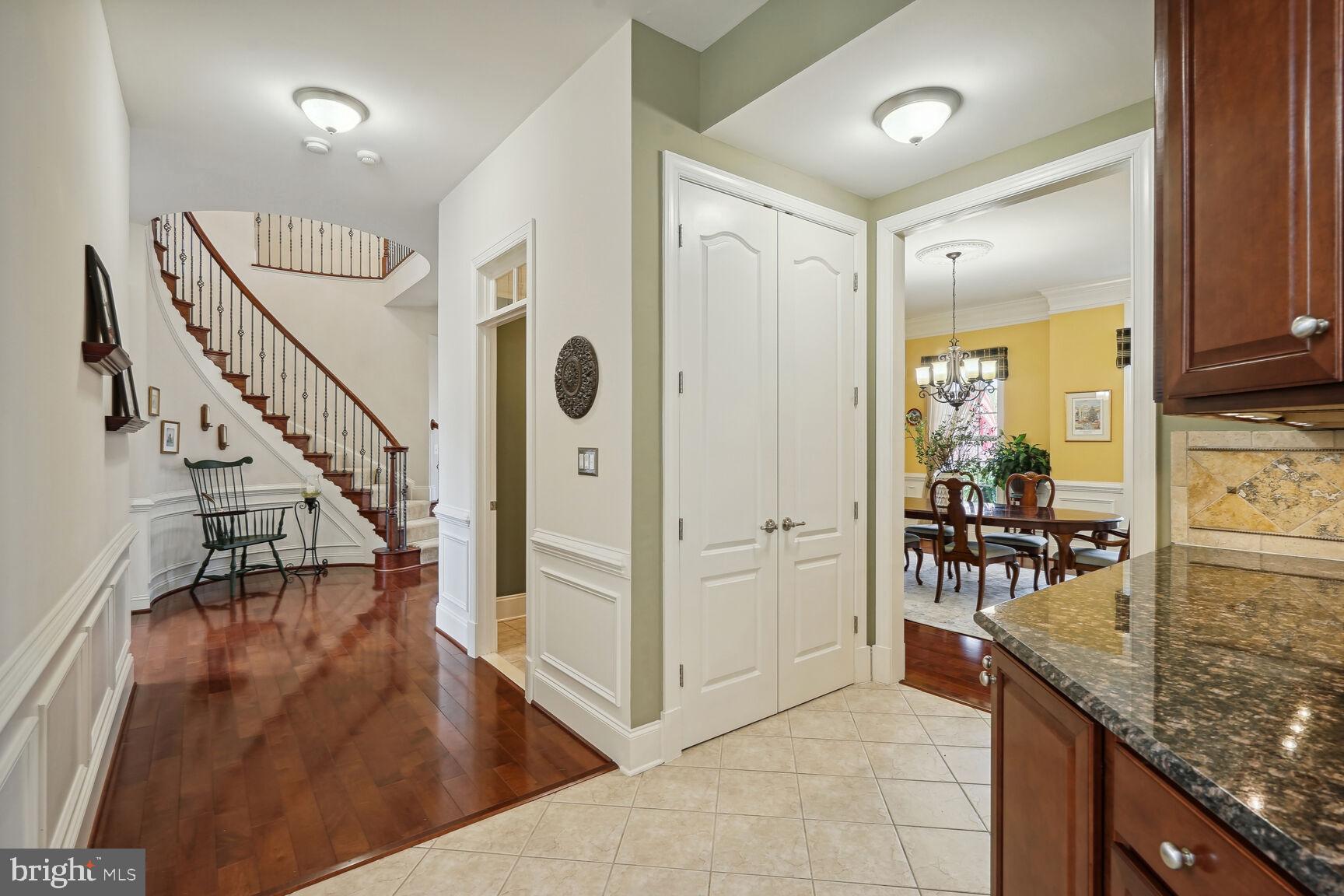 NIRVANA PALACE - Residential