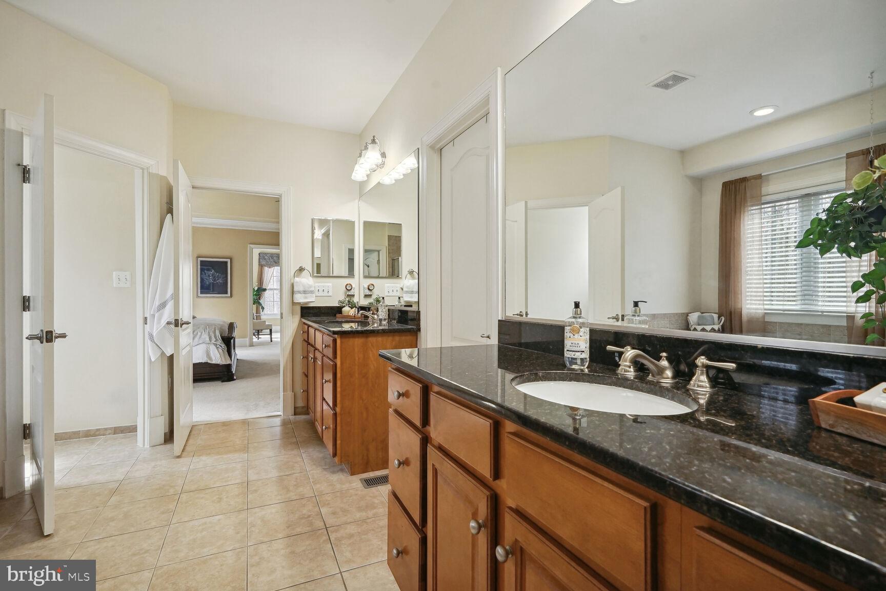 NIRVANA PALACE - Residential