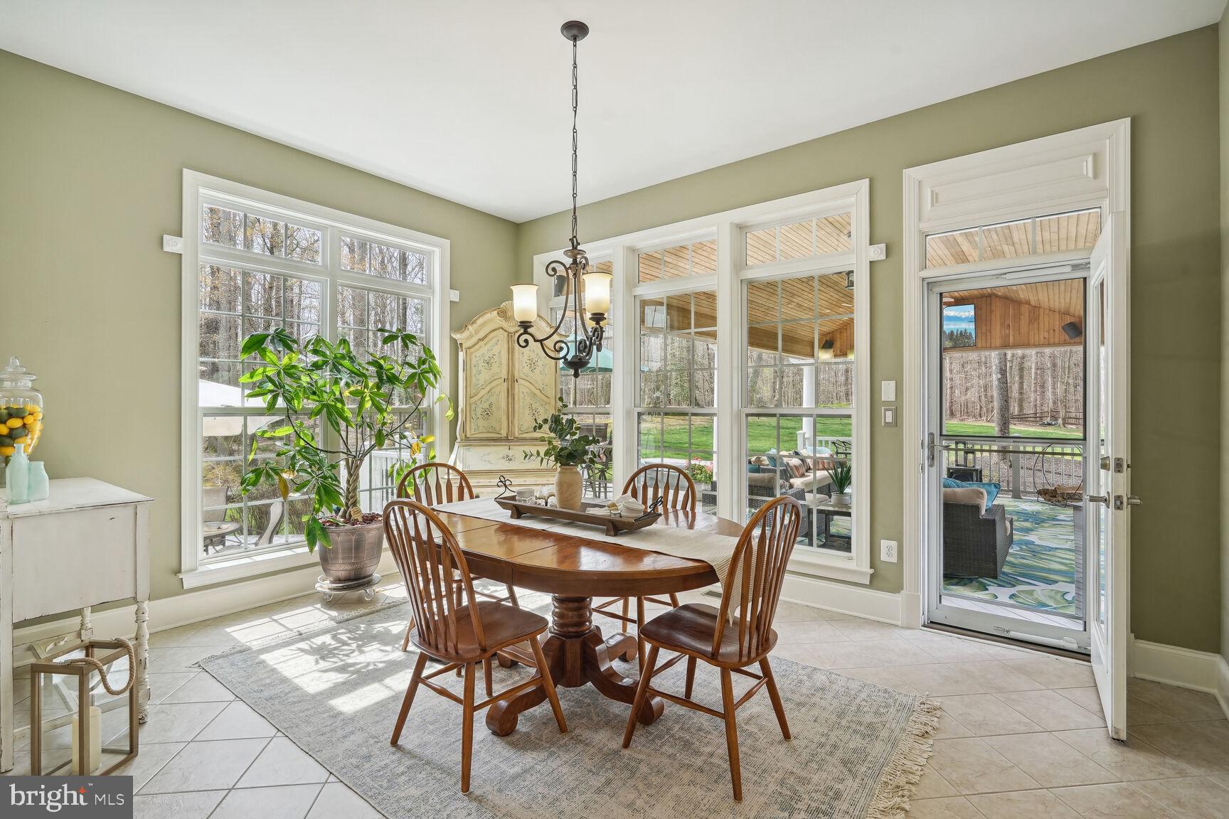 NIRVANA PALACE - Residential