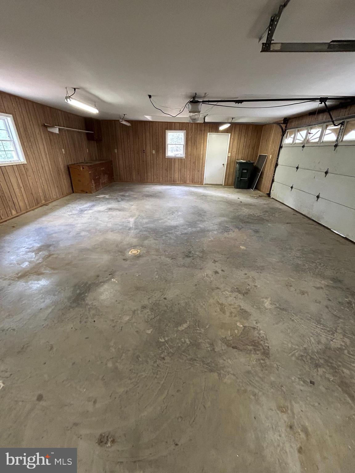 ROLLING HILLS ESTATES - Residential