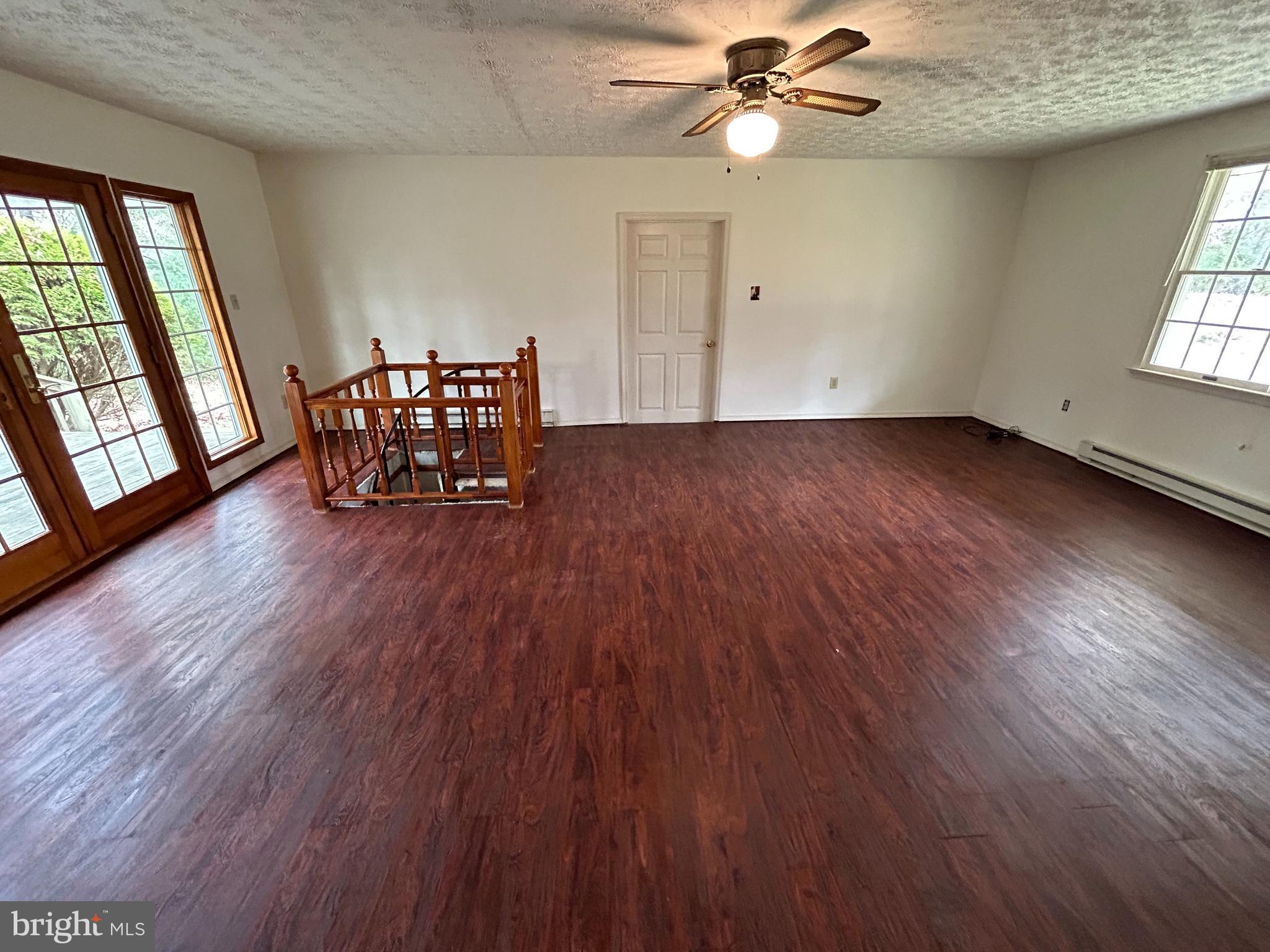 ROLLING HILLS ESTATES - Residential