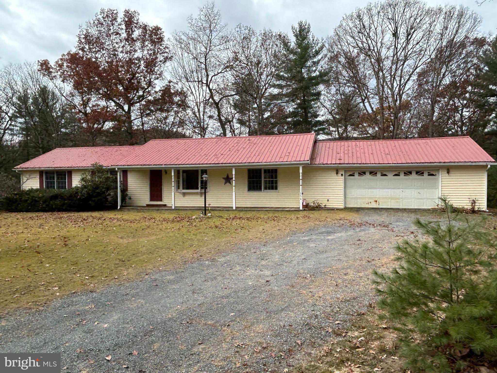 ROLLING HILLS ESTATES - Residential