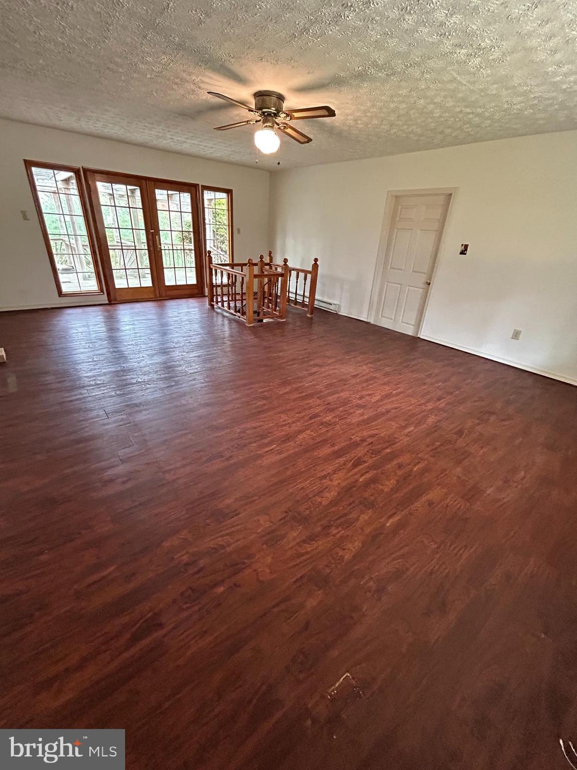 ROLLING HILLS ESTATES - Residential