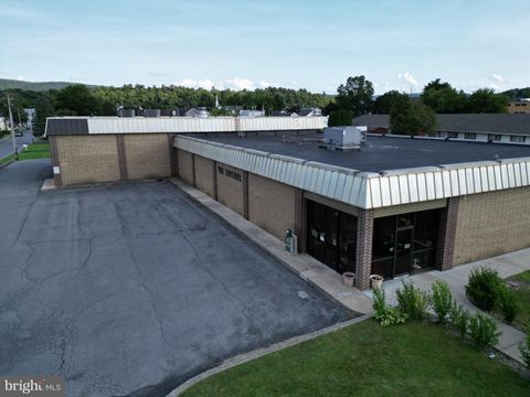 Photo of 352 Sixth St, LEWISTOWN, PA 17044 (MLS # PAMF2052864)