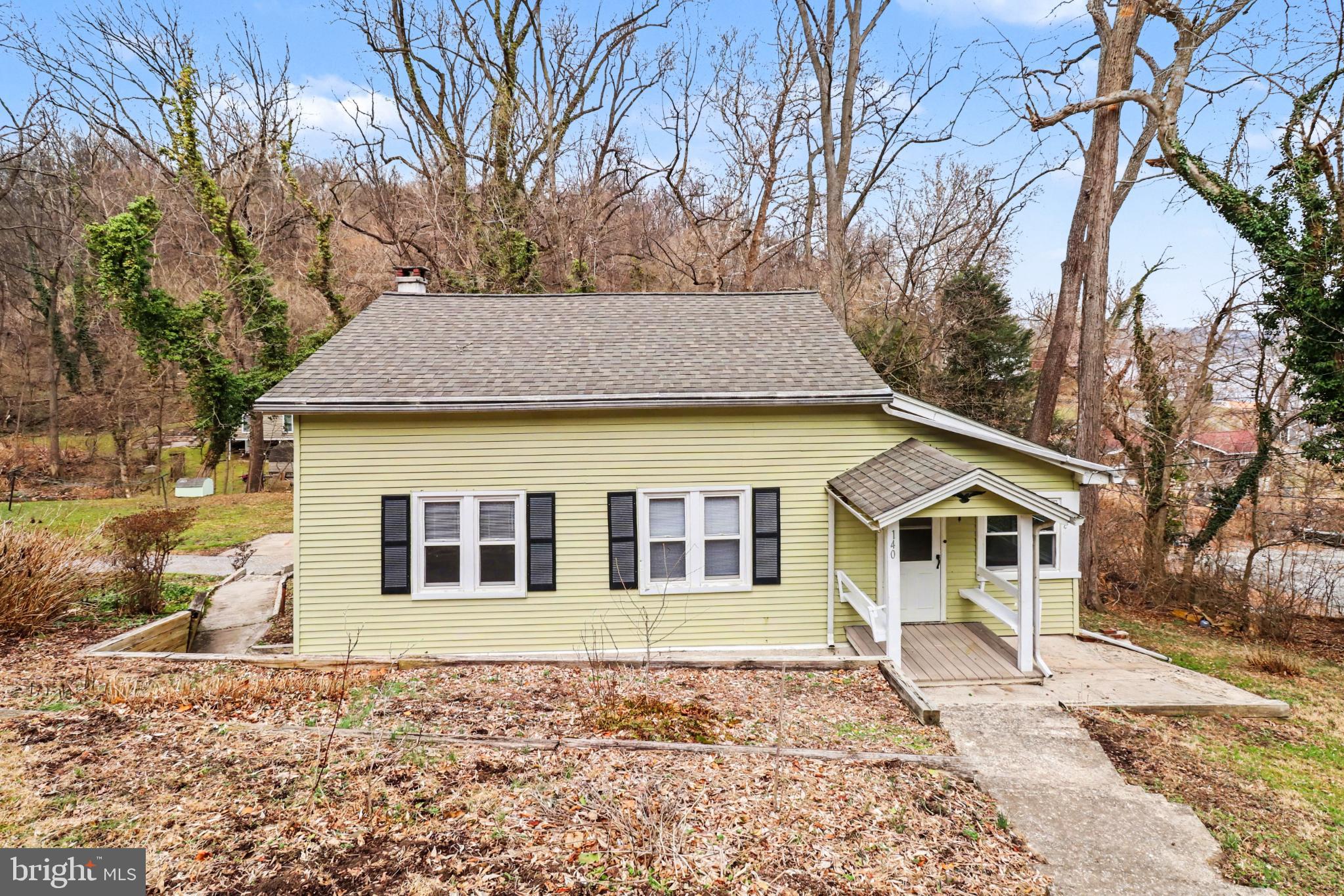 140 MURPHYS HOLLOW LANE