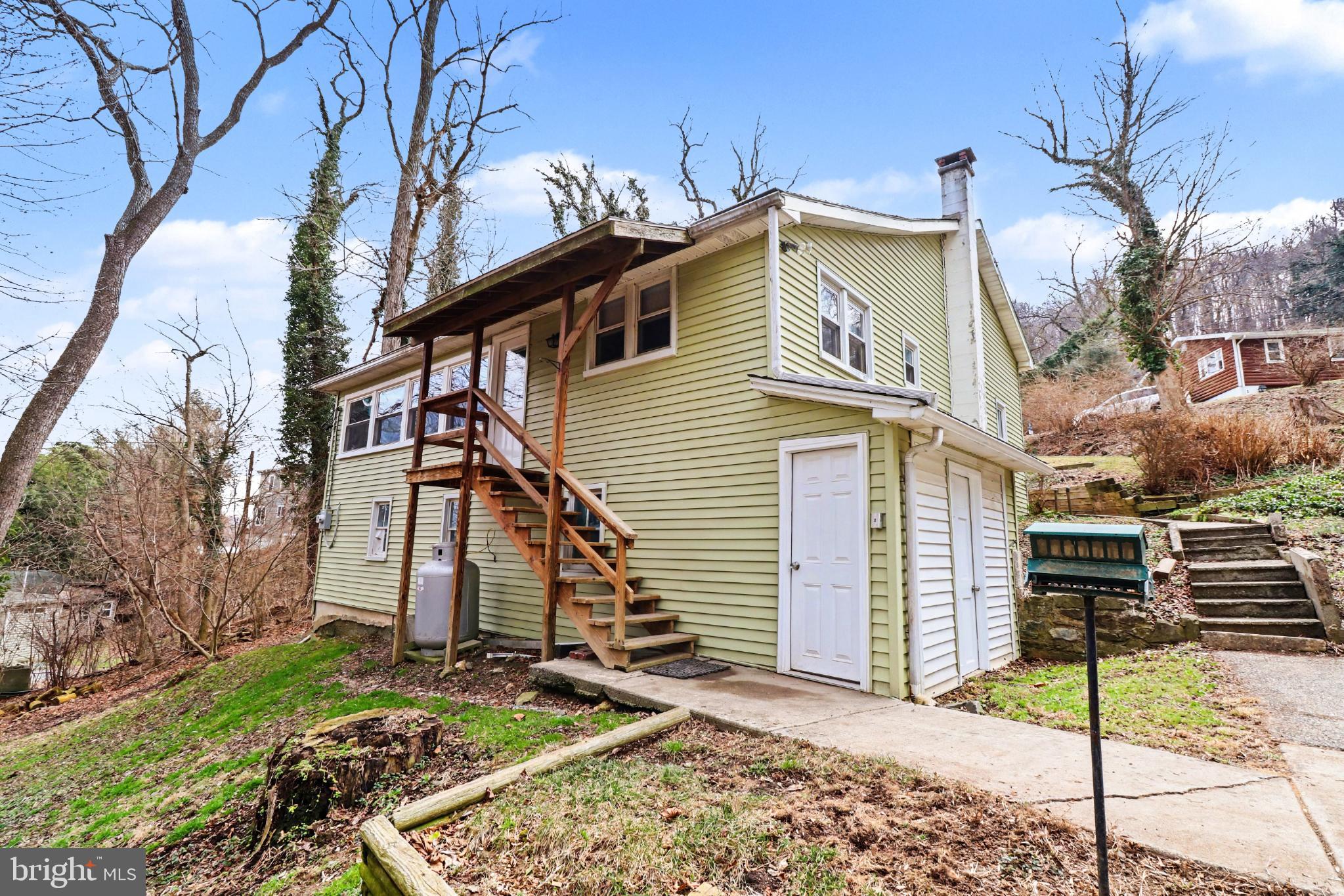 140 MURPHYS HOLLOW LANE