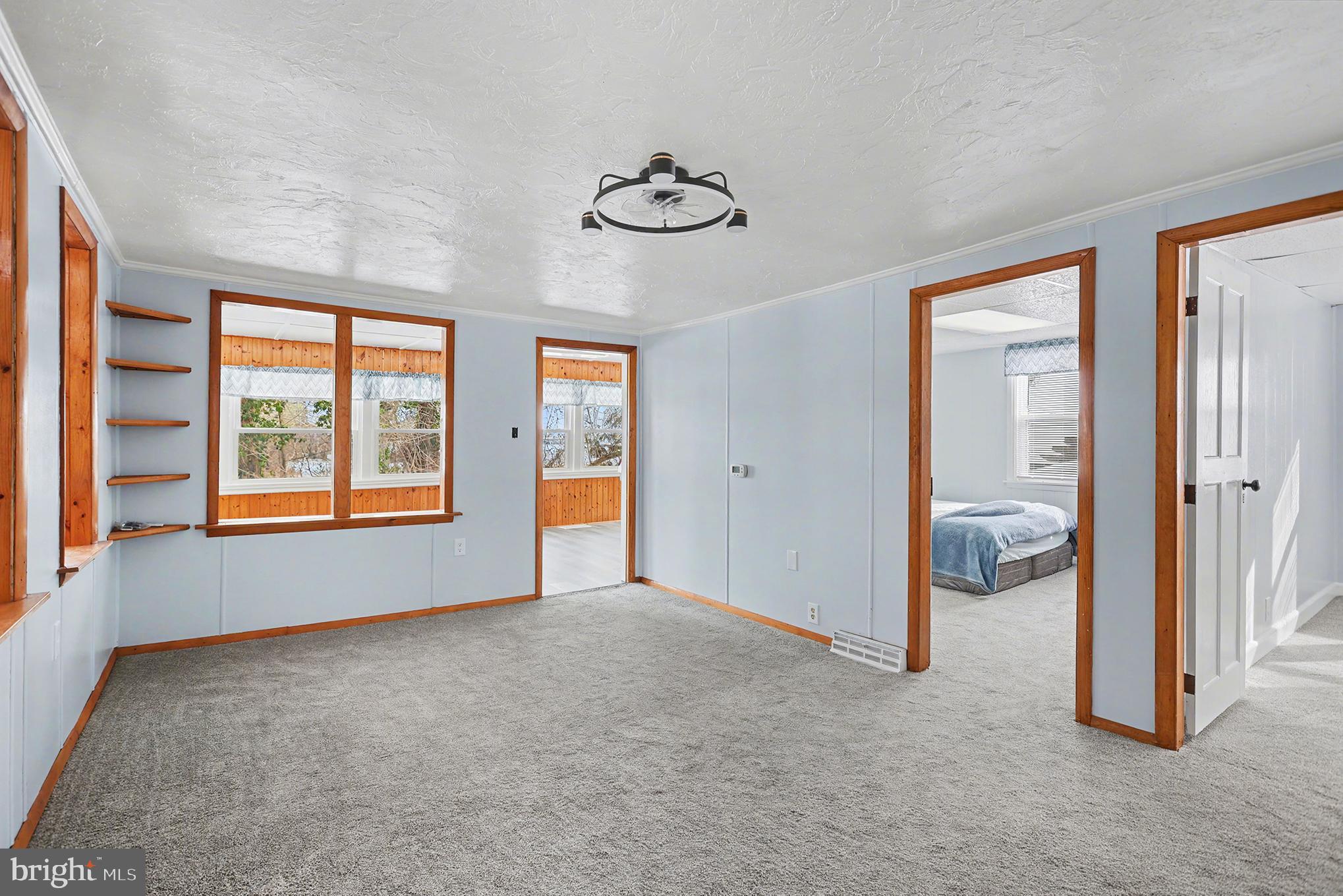 MURPHYS HOLLOW - Residential