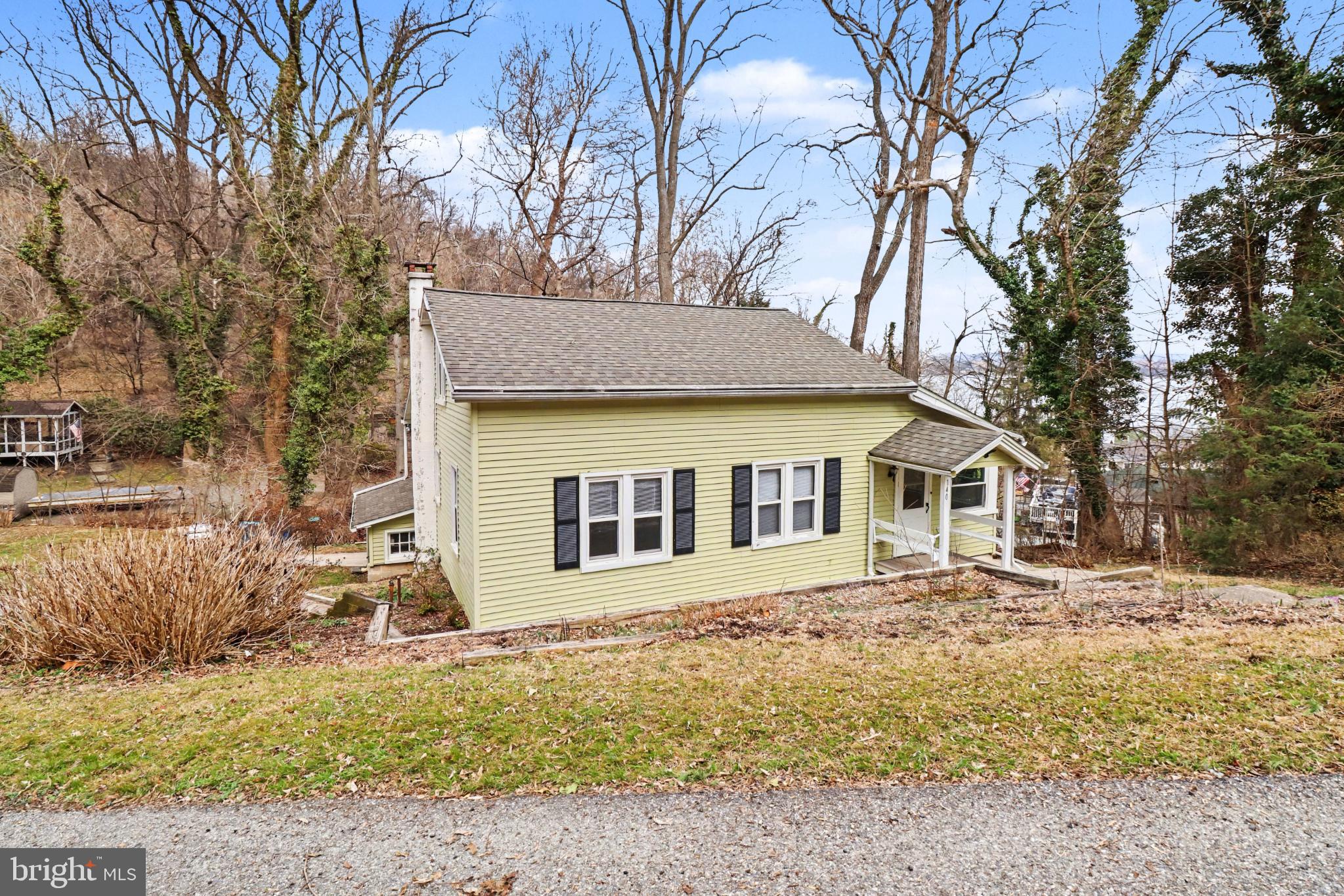 MURPHYS HOLLOW - Residential