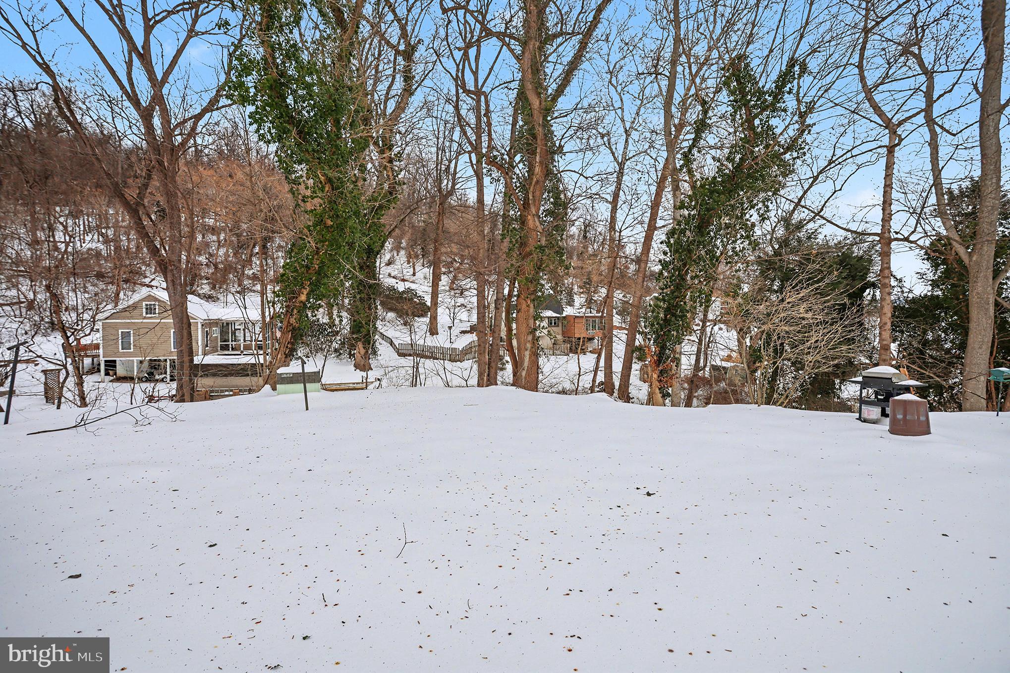 MURPHYS HOLLOW - Residential