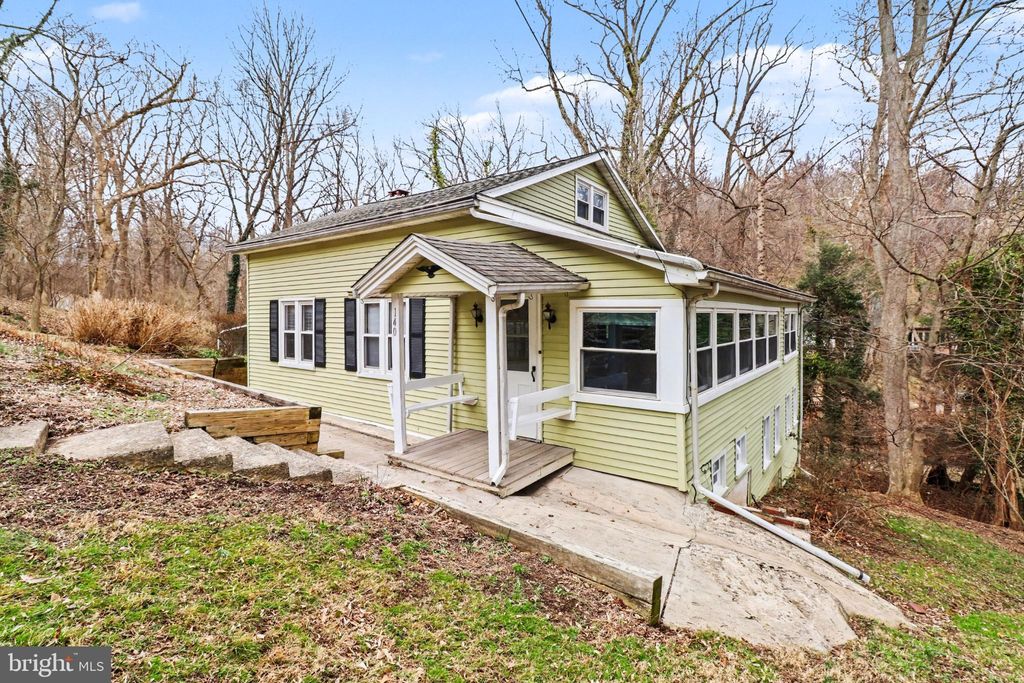 Photo of 140 Murphys Hollow Lane, WRIGHTSVILLE, PA 17368 (MLS # PAYK2096922)