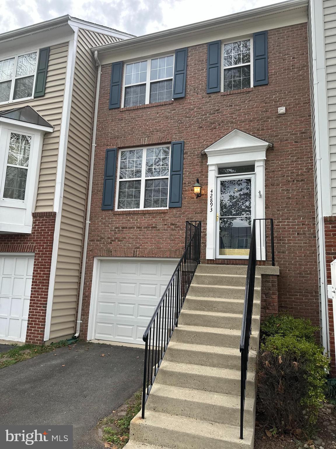 42893 GOLF VIEW DR