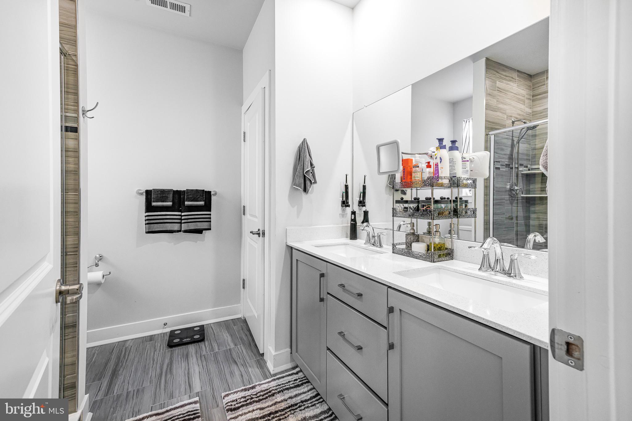 HILLVIEW - Residential