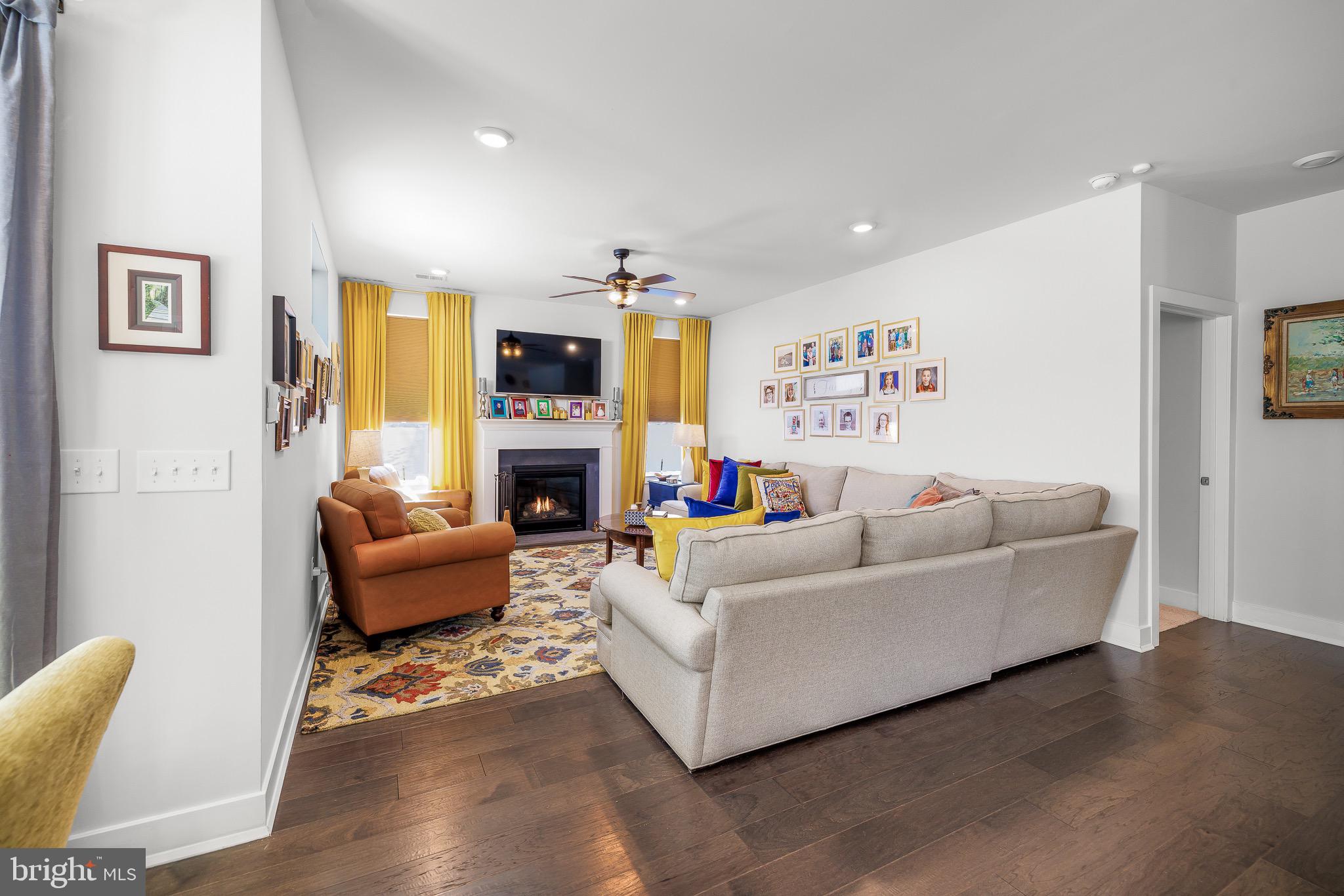 HILLVIEW - Residential