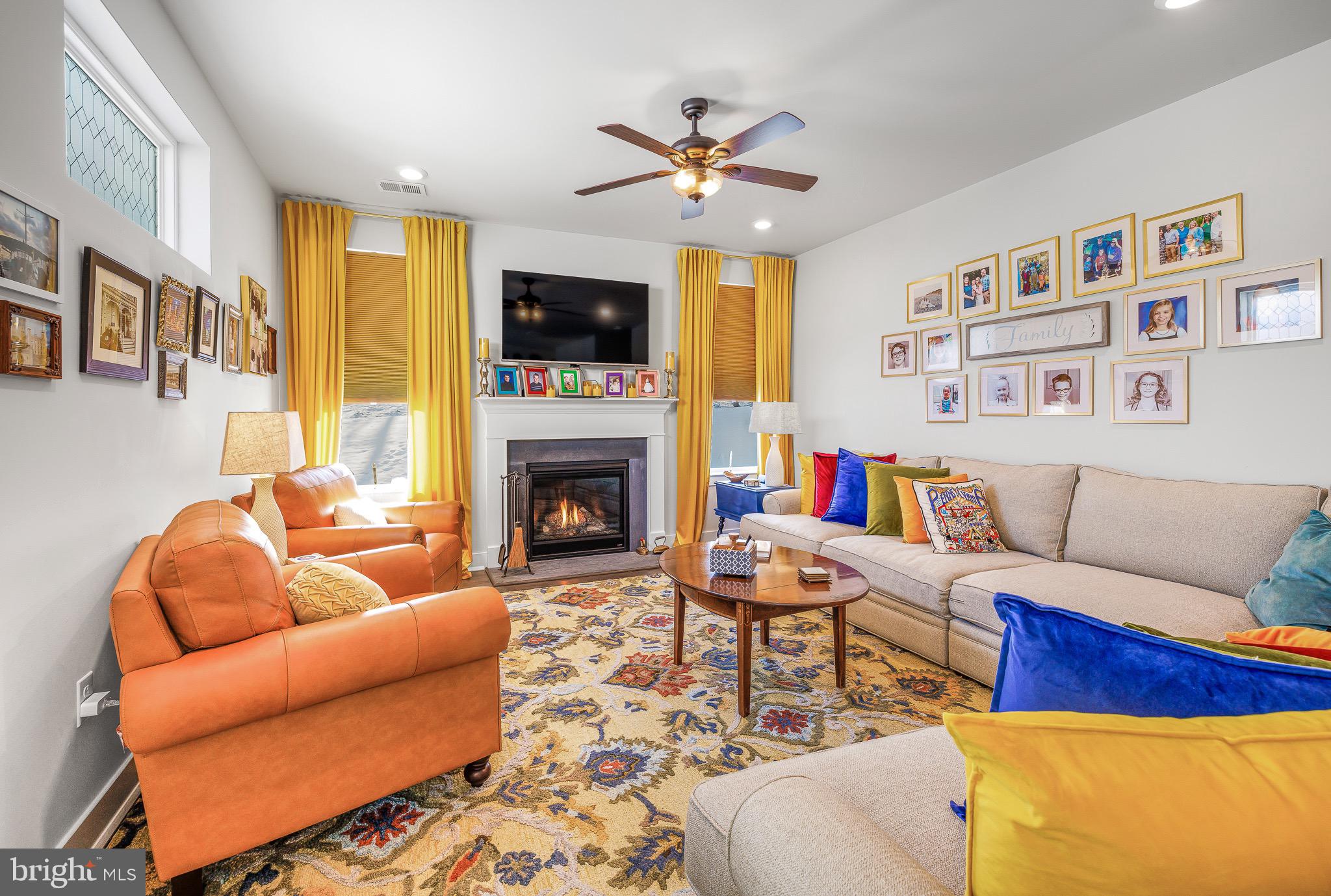 HILLVIEW - Residential