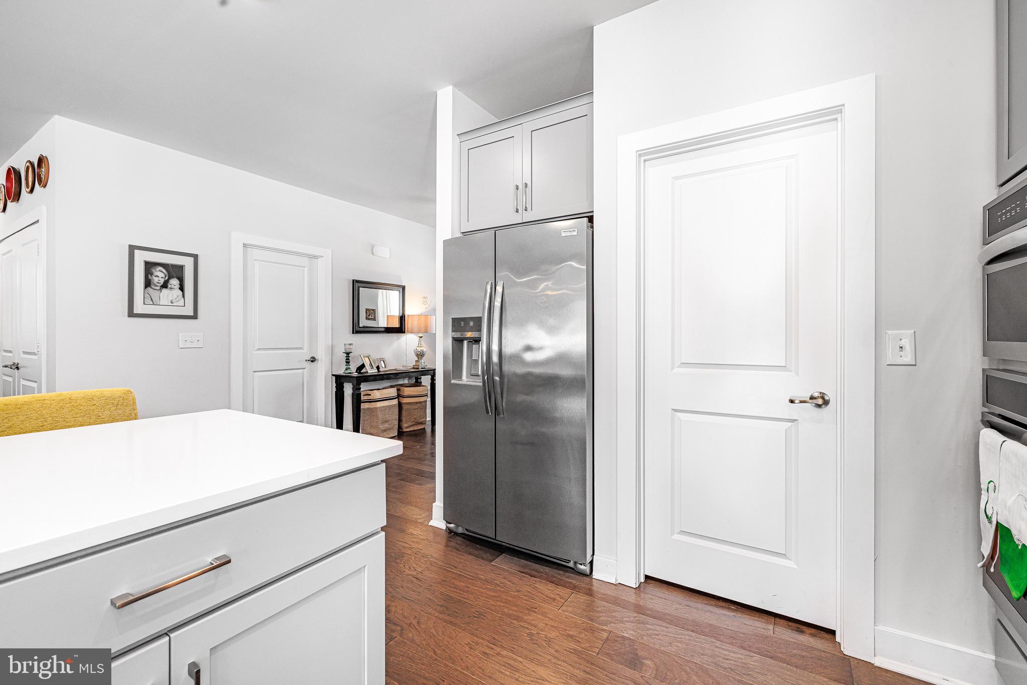 HILLVIEW - Residential