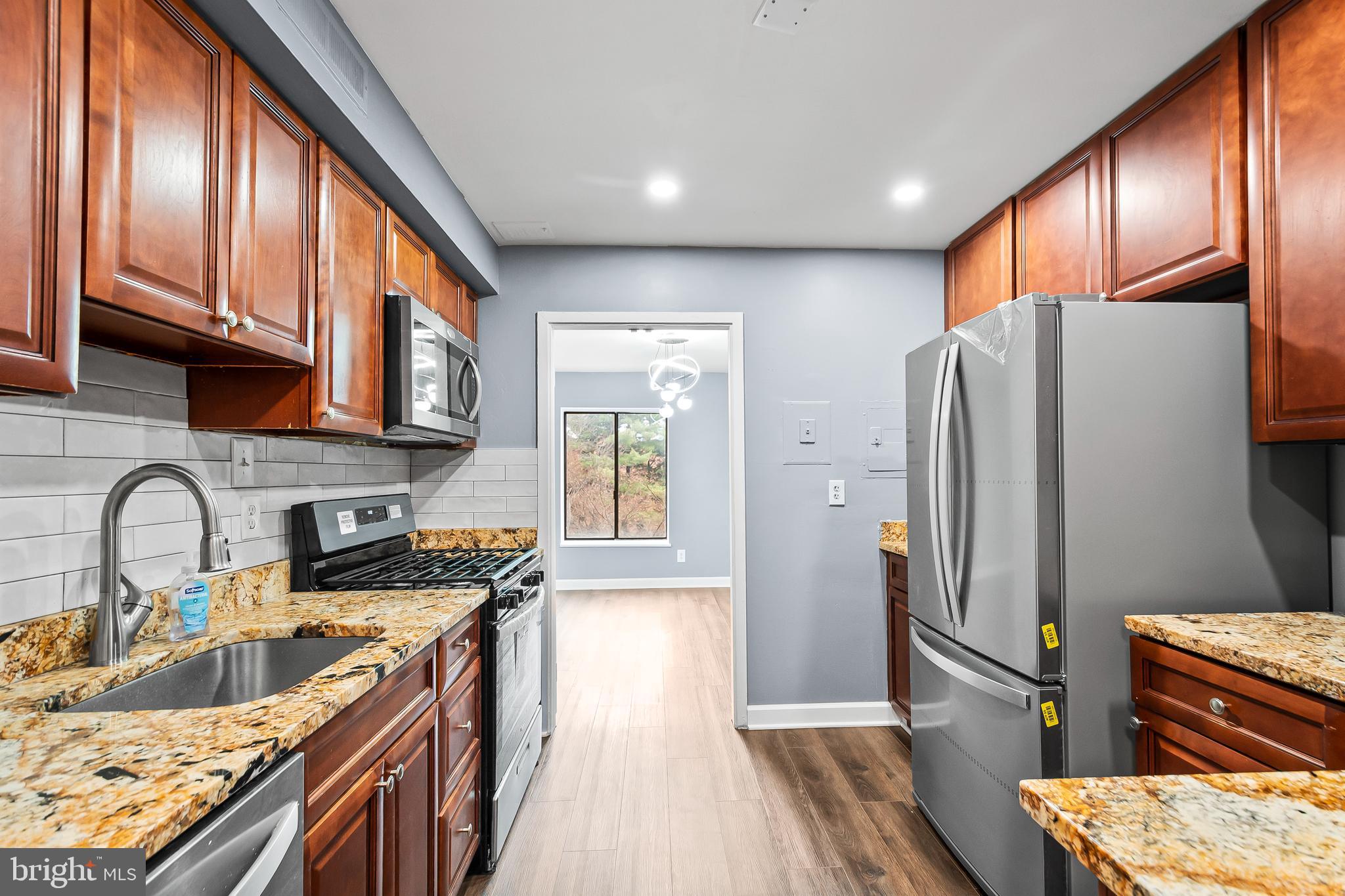 WOODLAKE TOWERS - Residential