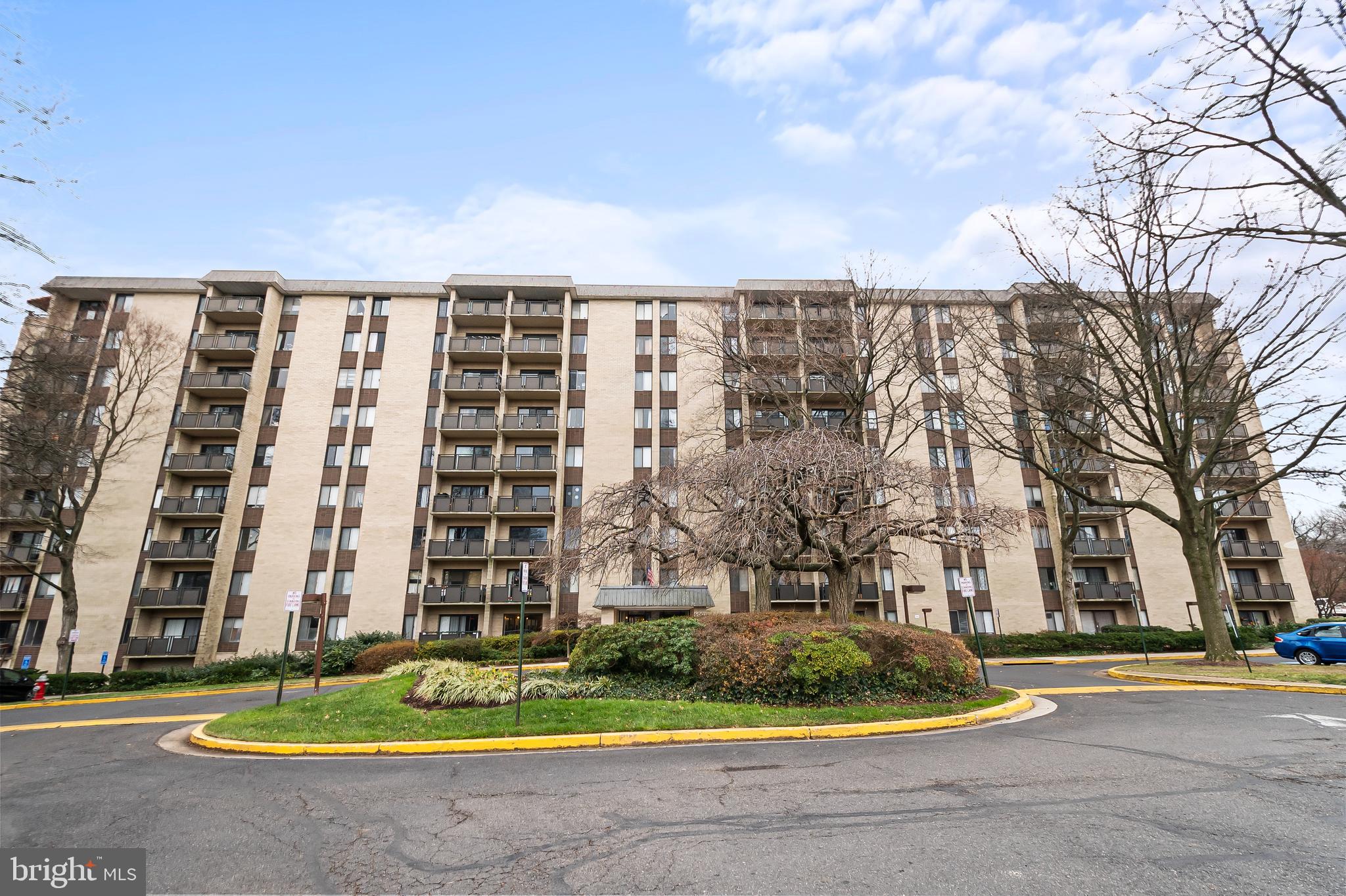 6001 ARLINGTON BOULEVARD 102