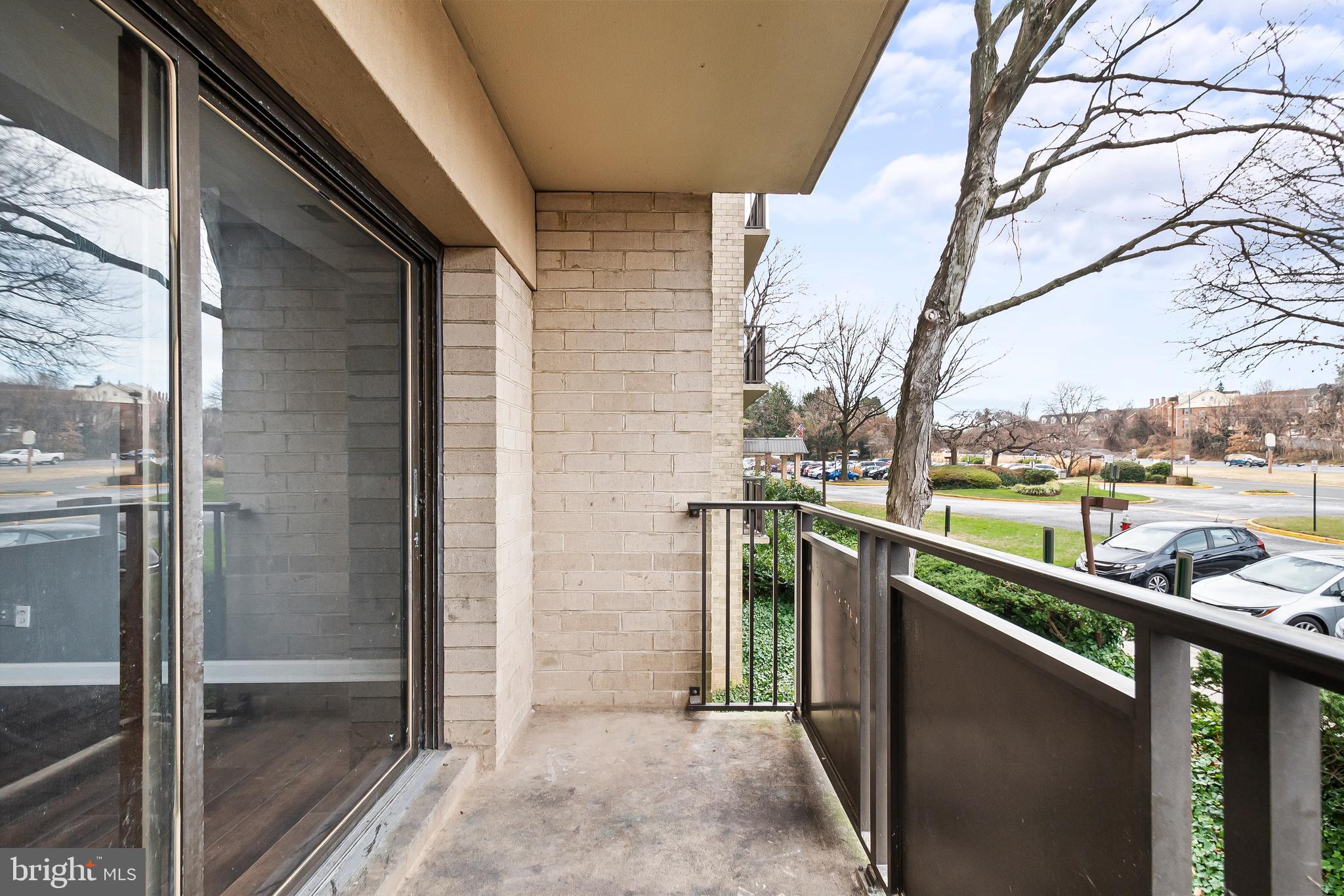 WOODLAKE TOWERS - Residential