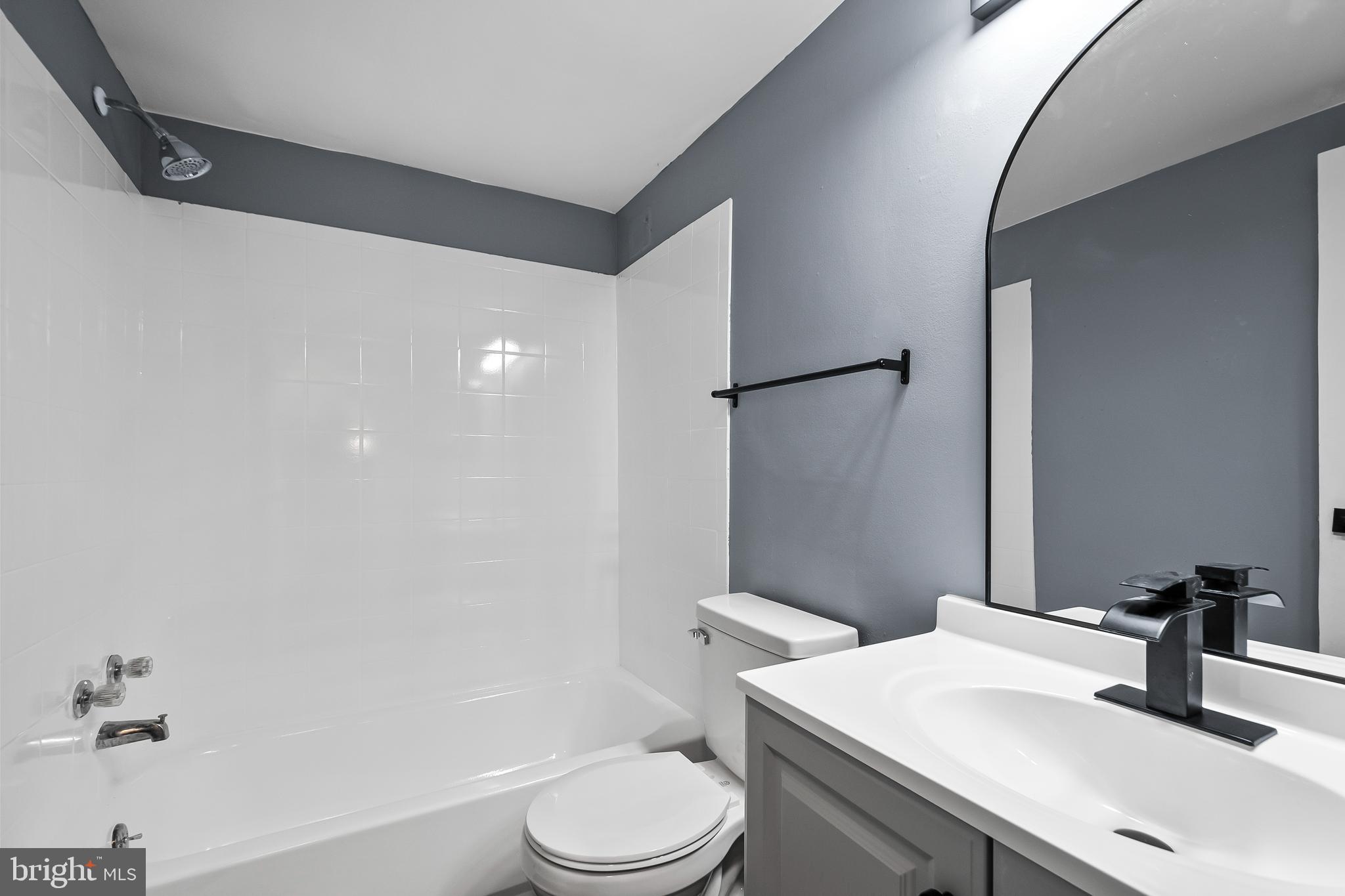 WOODLAKE TOWERS - Residential