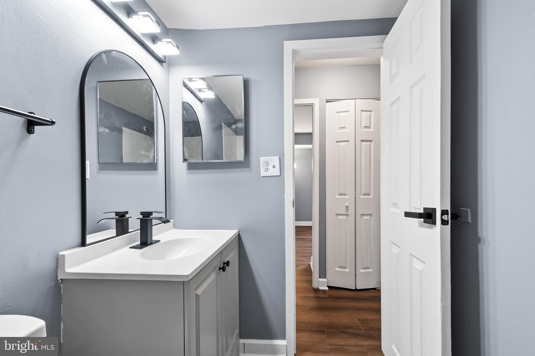 WOODLAKE TOWERS - Residential