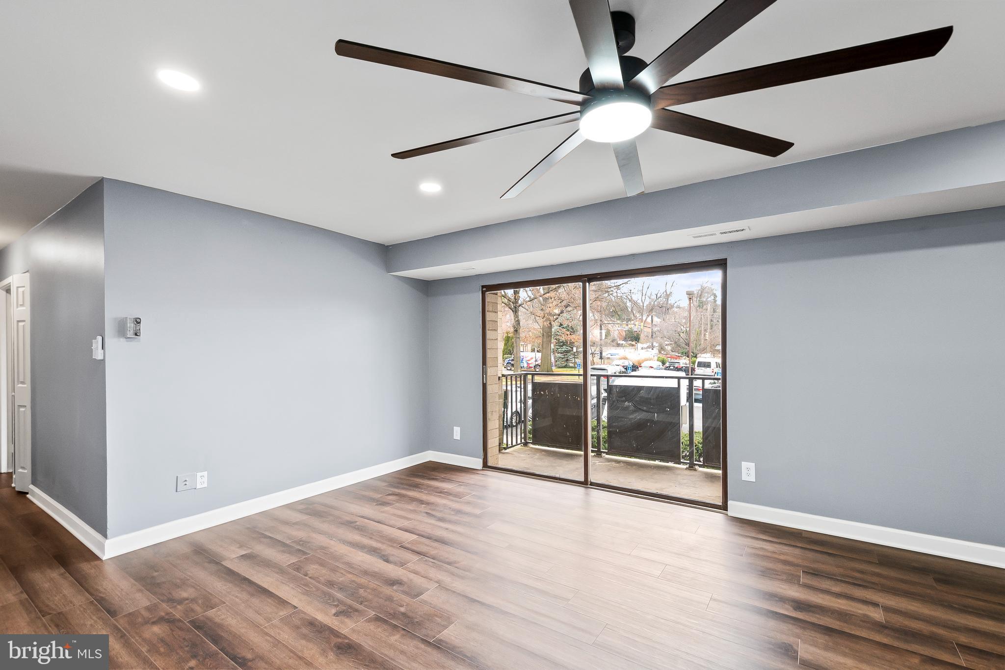 WOODLAKE TOWERS - Residential