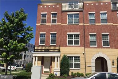 RESIDENCES AT BRAMBLETON - Residential Lease