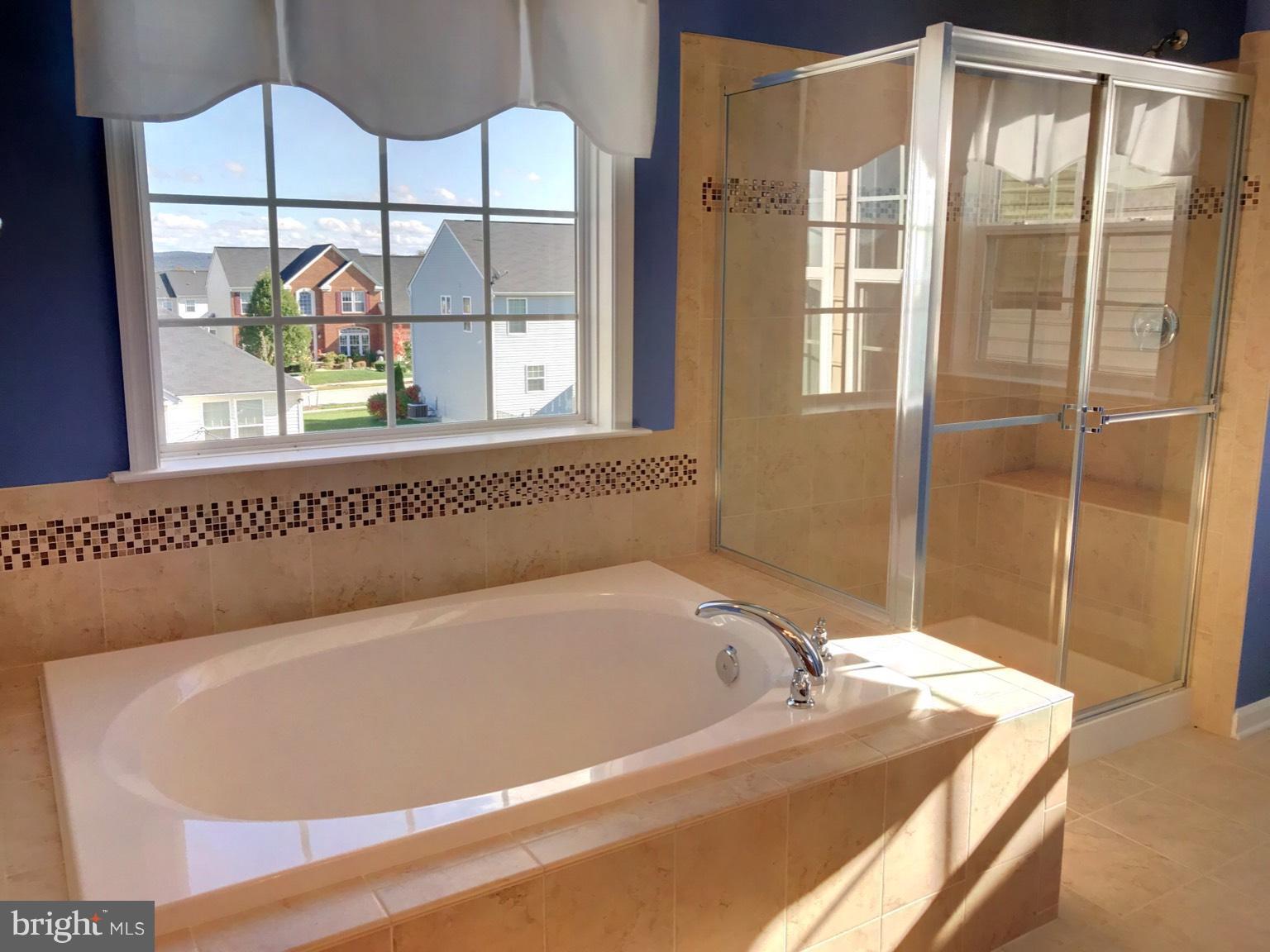 LAKELAND PLACE - Residential