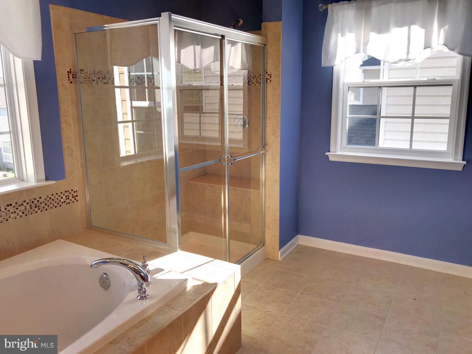 LAKELAND PLACE - Residential