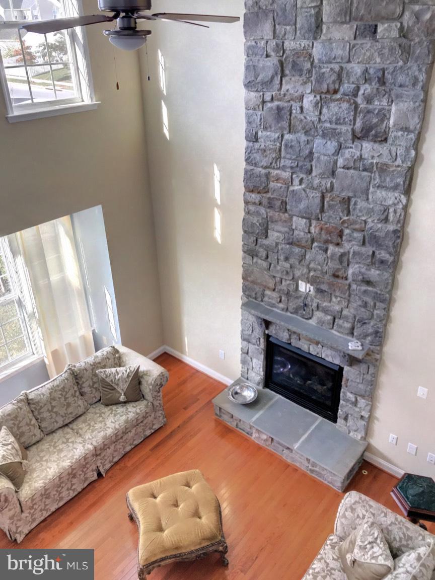 LAKELAND PLACE - Residential